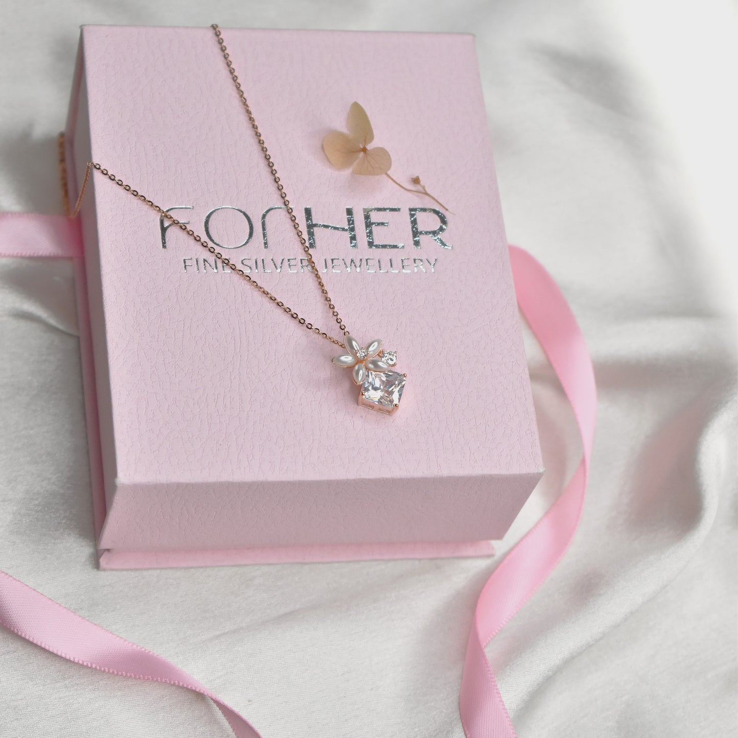 MOP Solitaire Necklace
