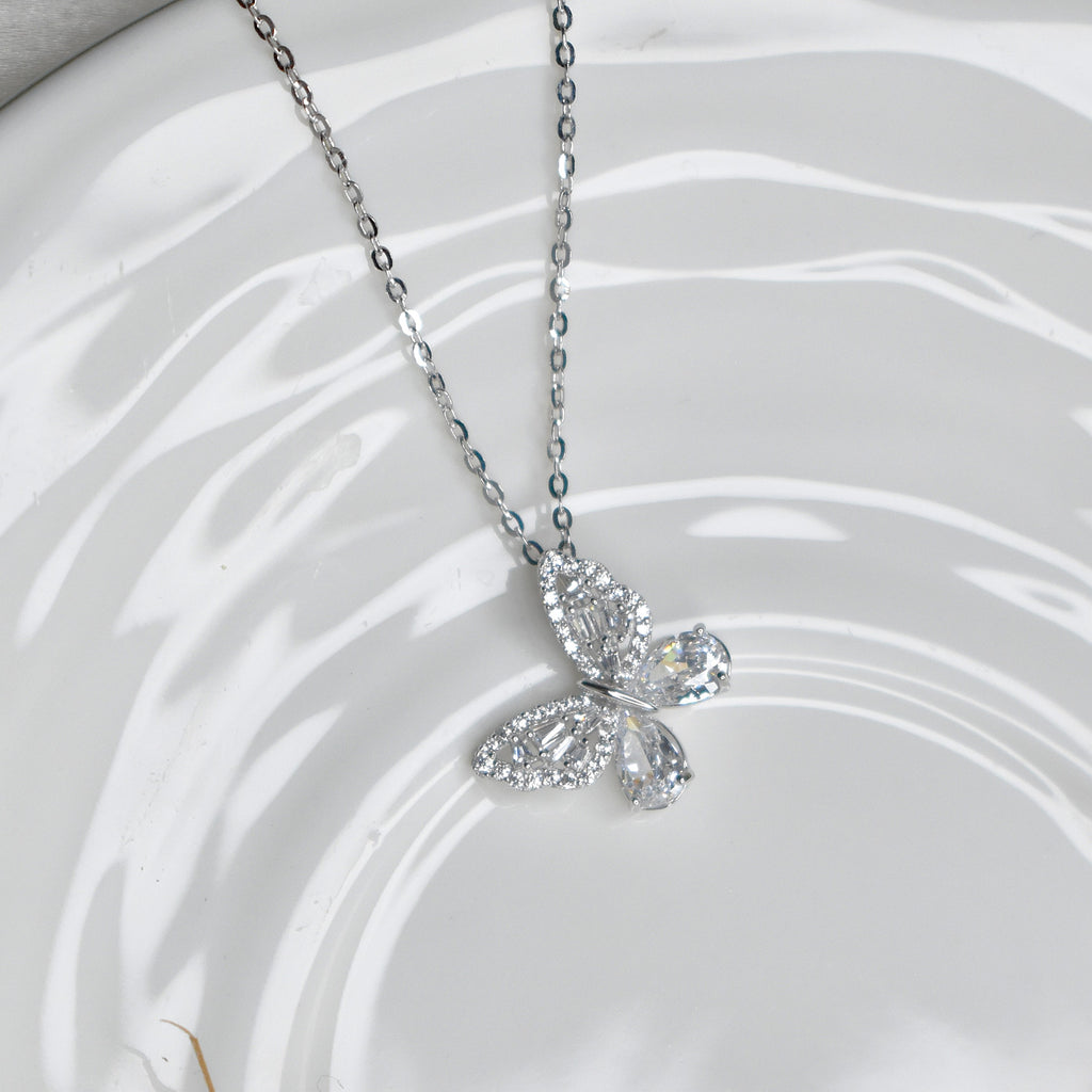 Fluttery Necklace