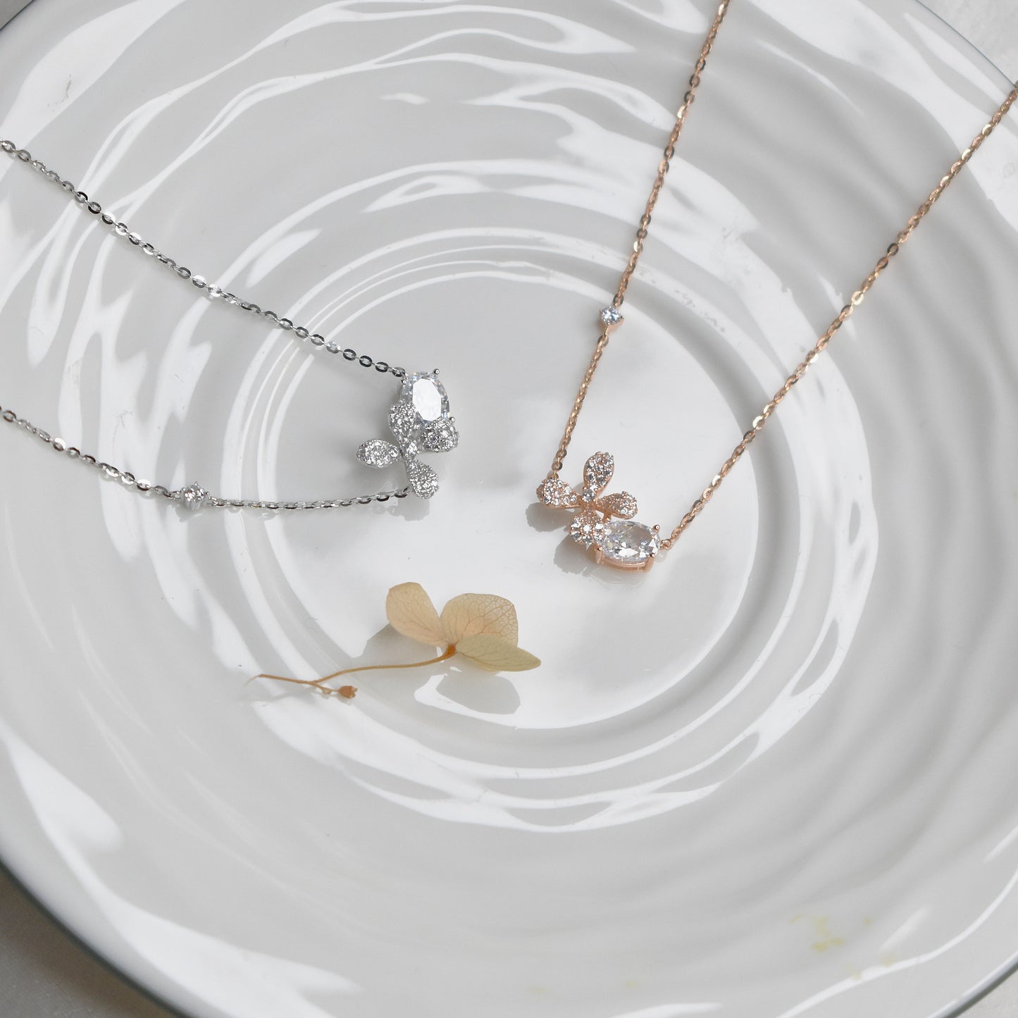 Tui Et Moi Flora Necklace