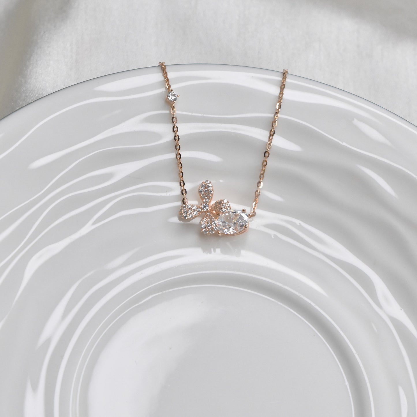 Tui Et Moi Flora Necklace