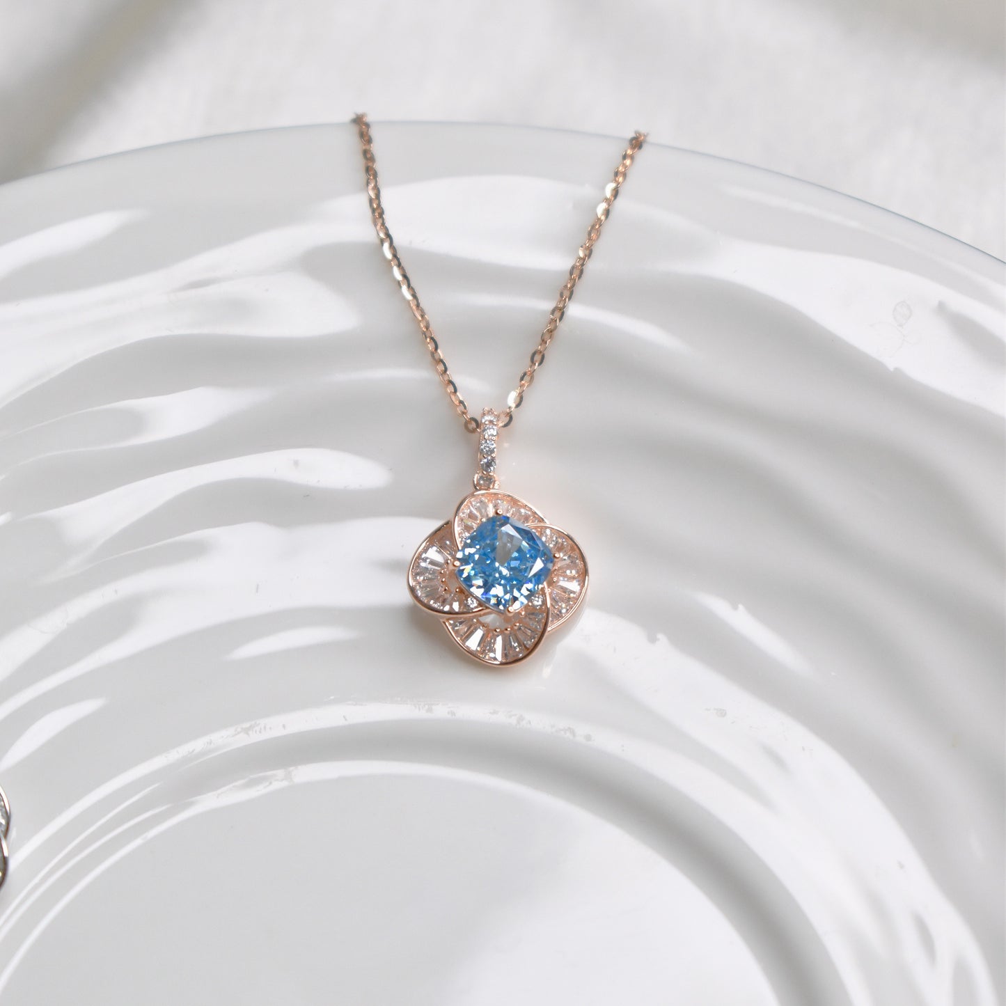 Ocean Blooming Necklace