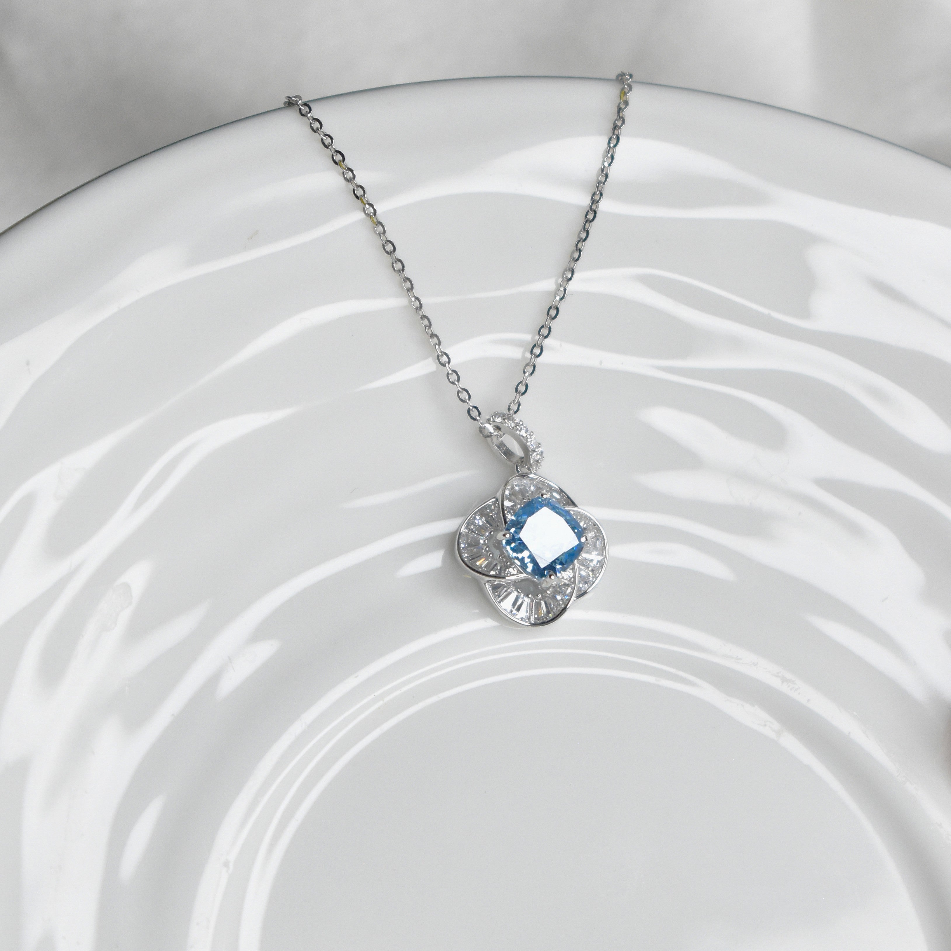 Ocean Blooming Necklace
