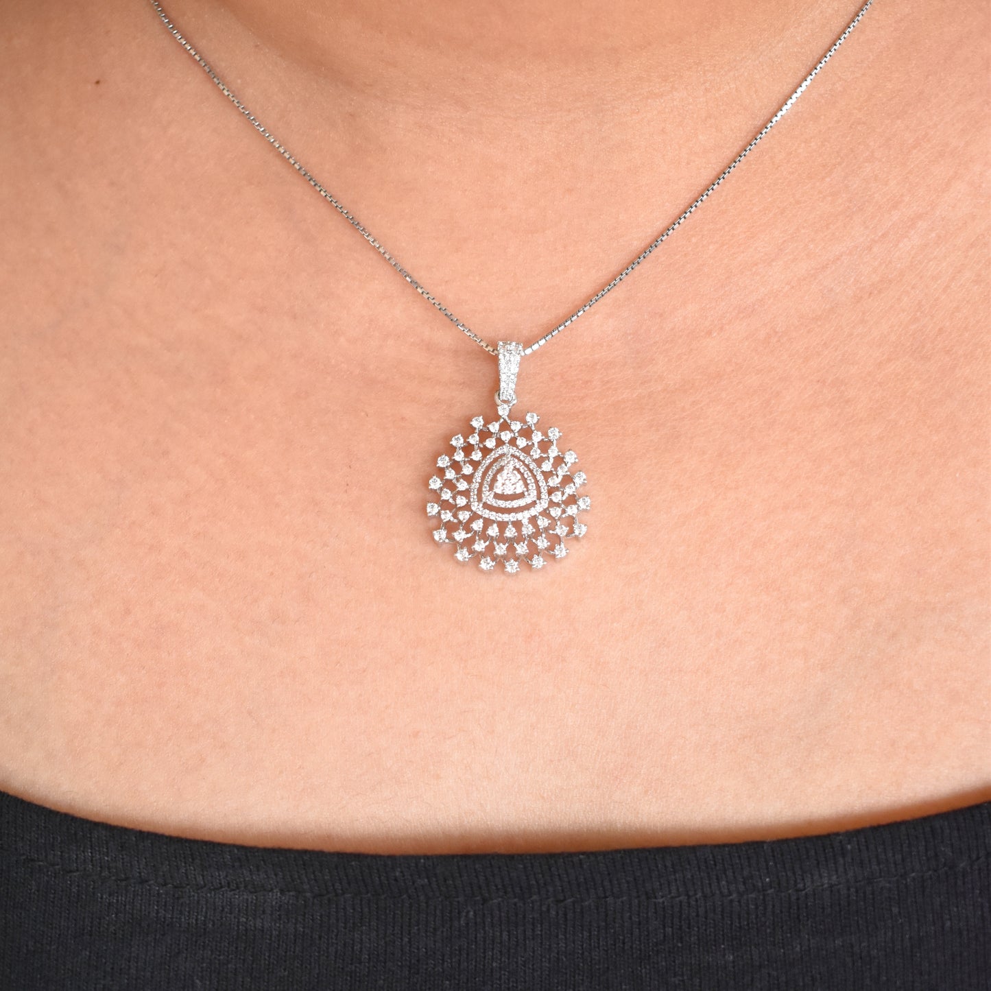 NIA Triangle Pendant Set