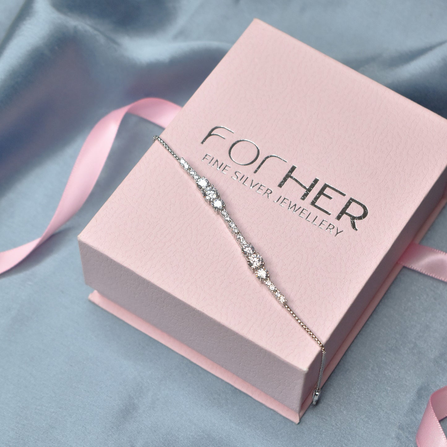 Solitaire Line Bracelet