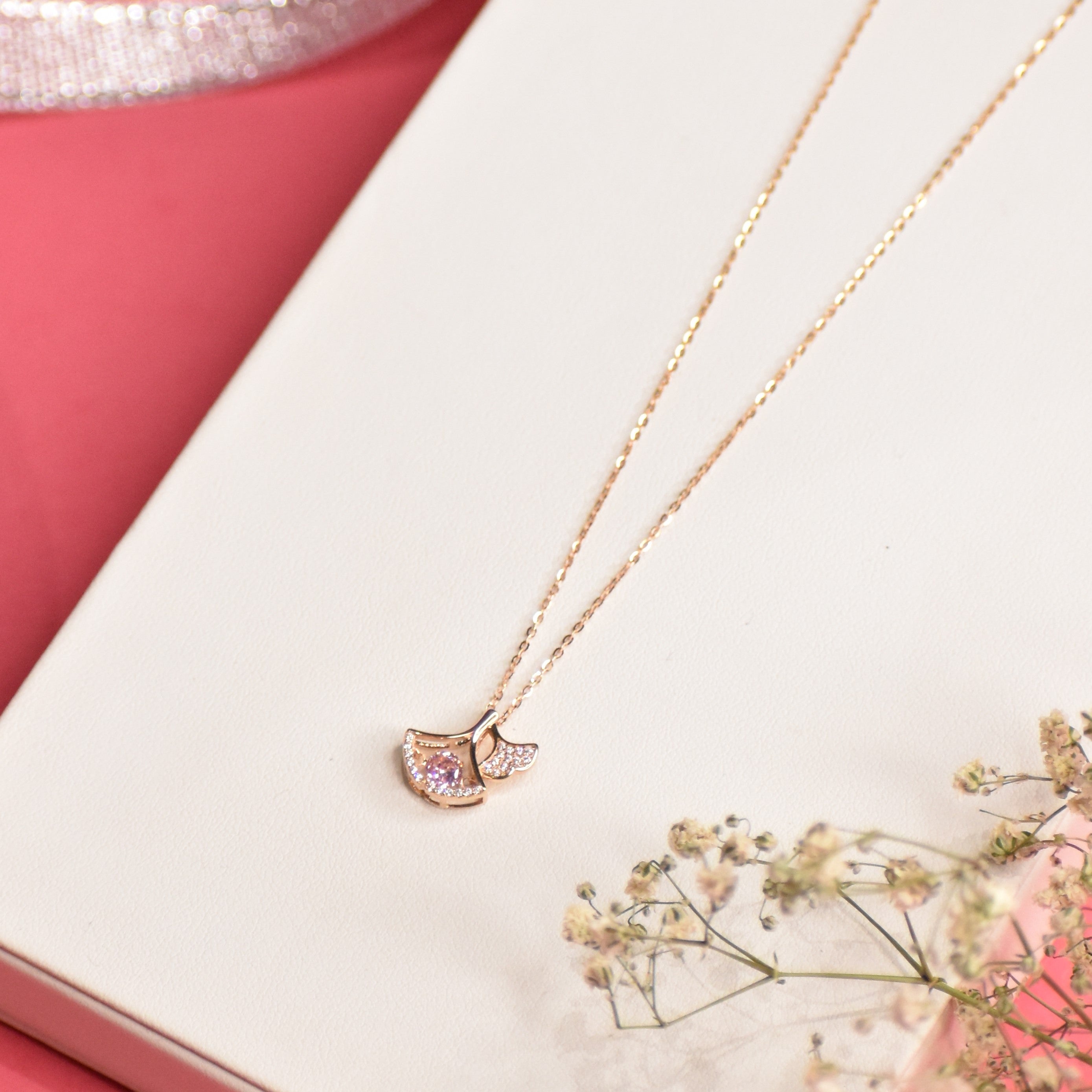 Newly Bloomed Rosegold Pendant Chain