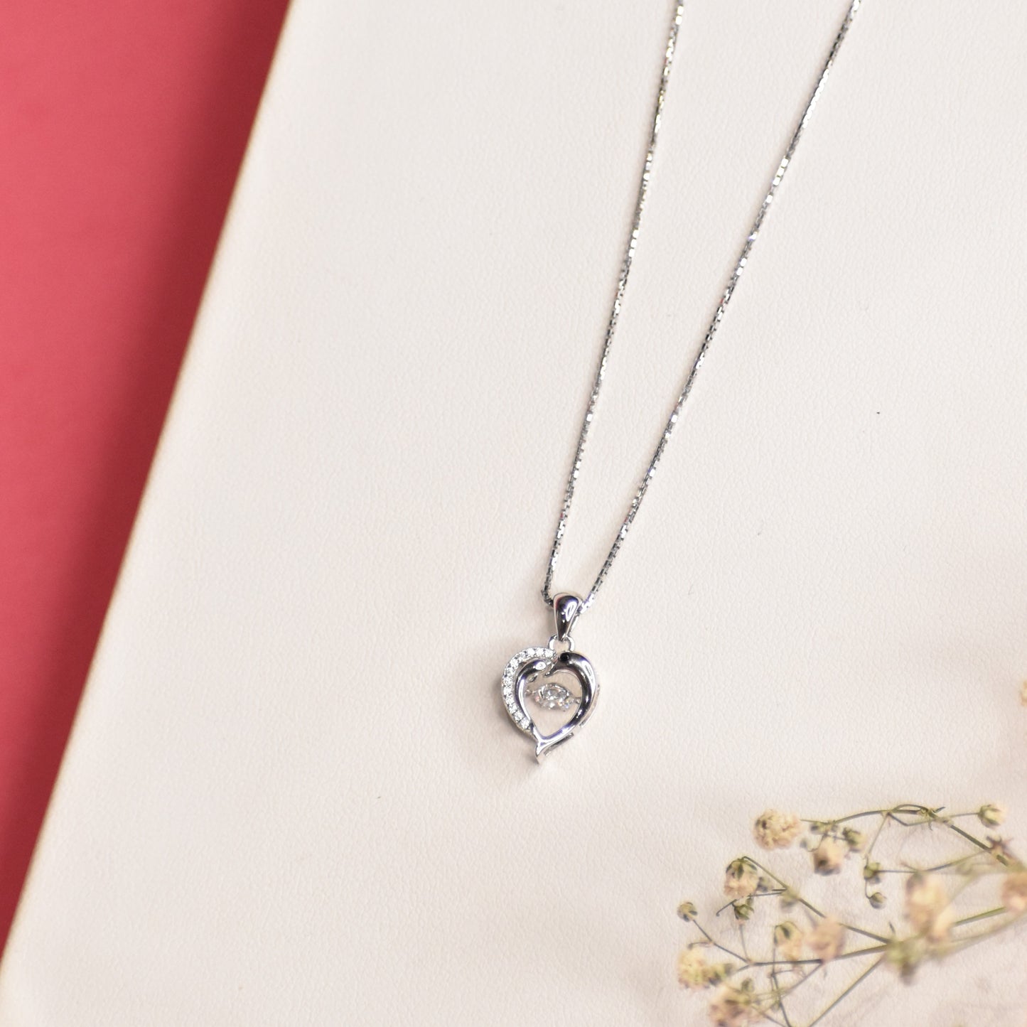 Dancing Diamond Cute Heart Silver Pendant Chain