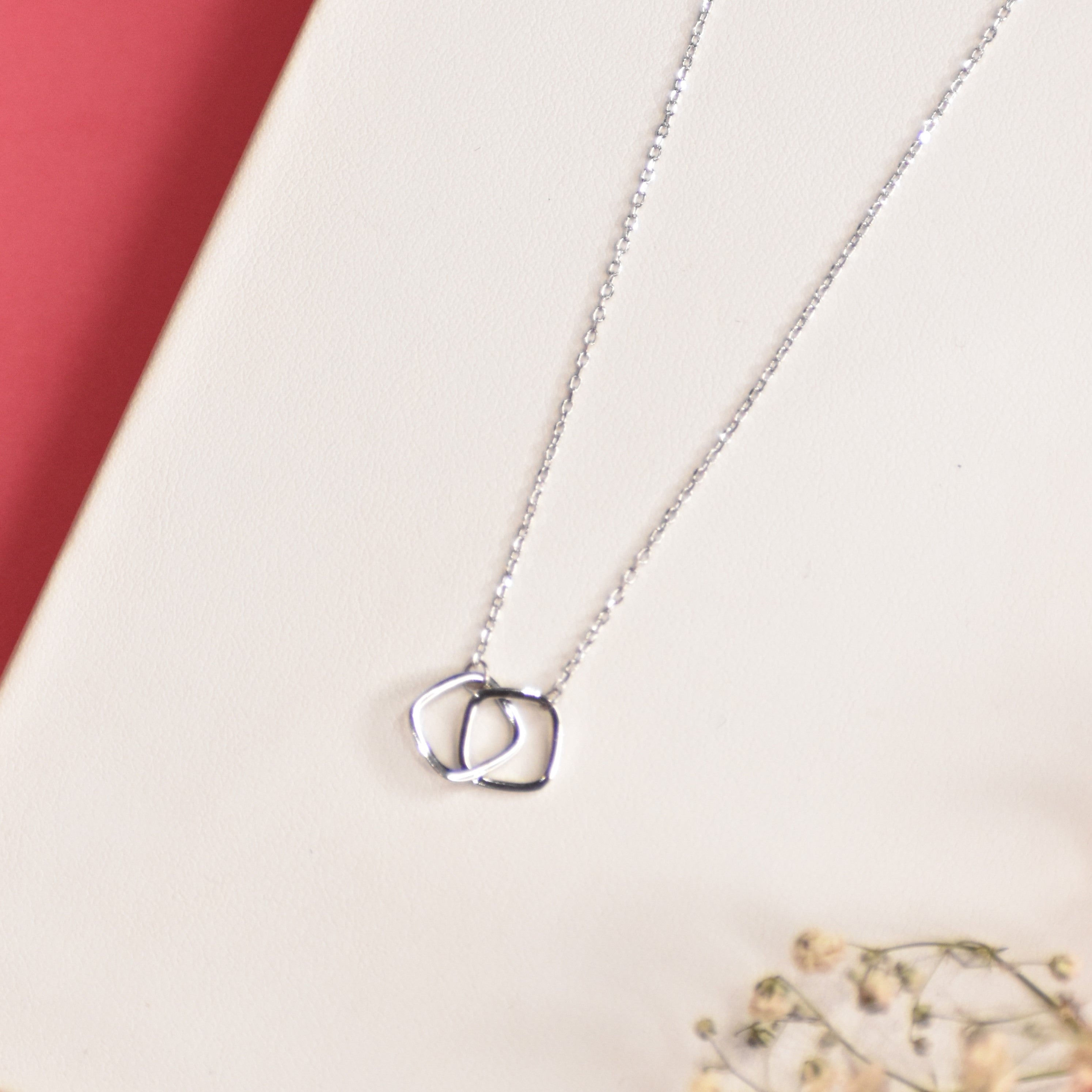 Entangled Dual Color Pendant Chain