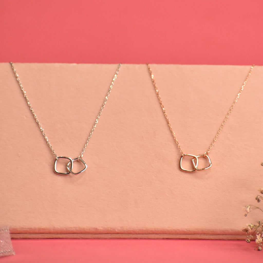 Entangled Dual Color Pendant Chain