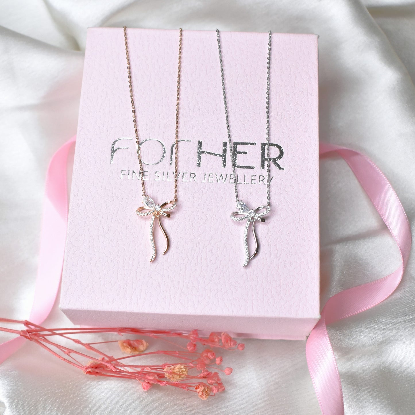 Dangling Bow Necklace