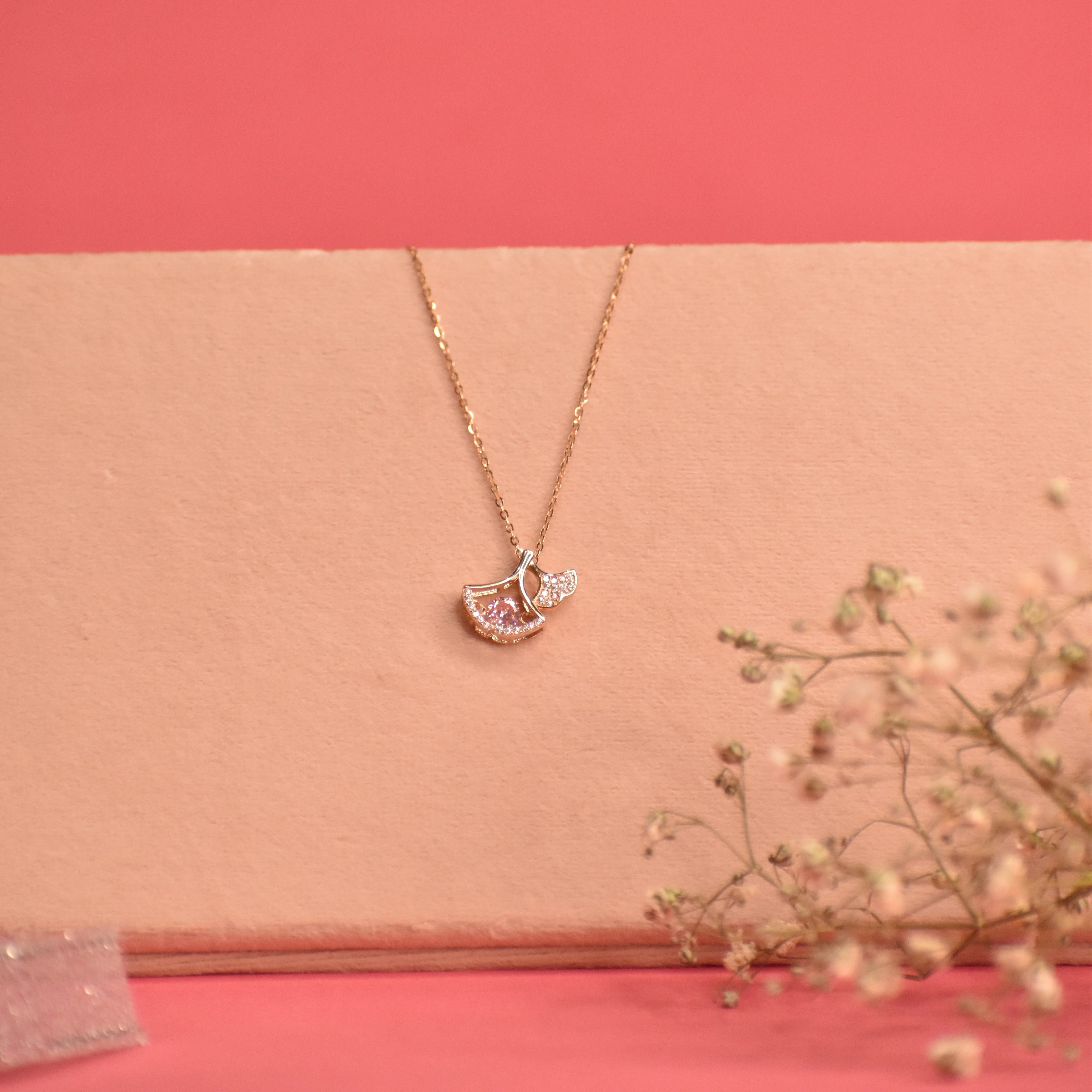 Newly Bloomed Rosegold Pendant Chain