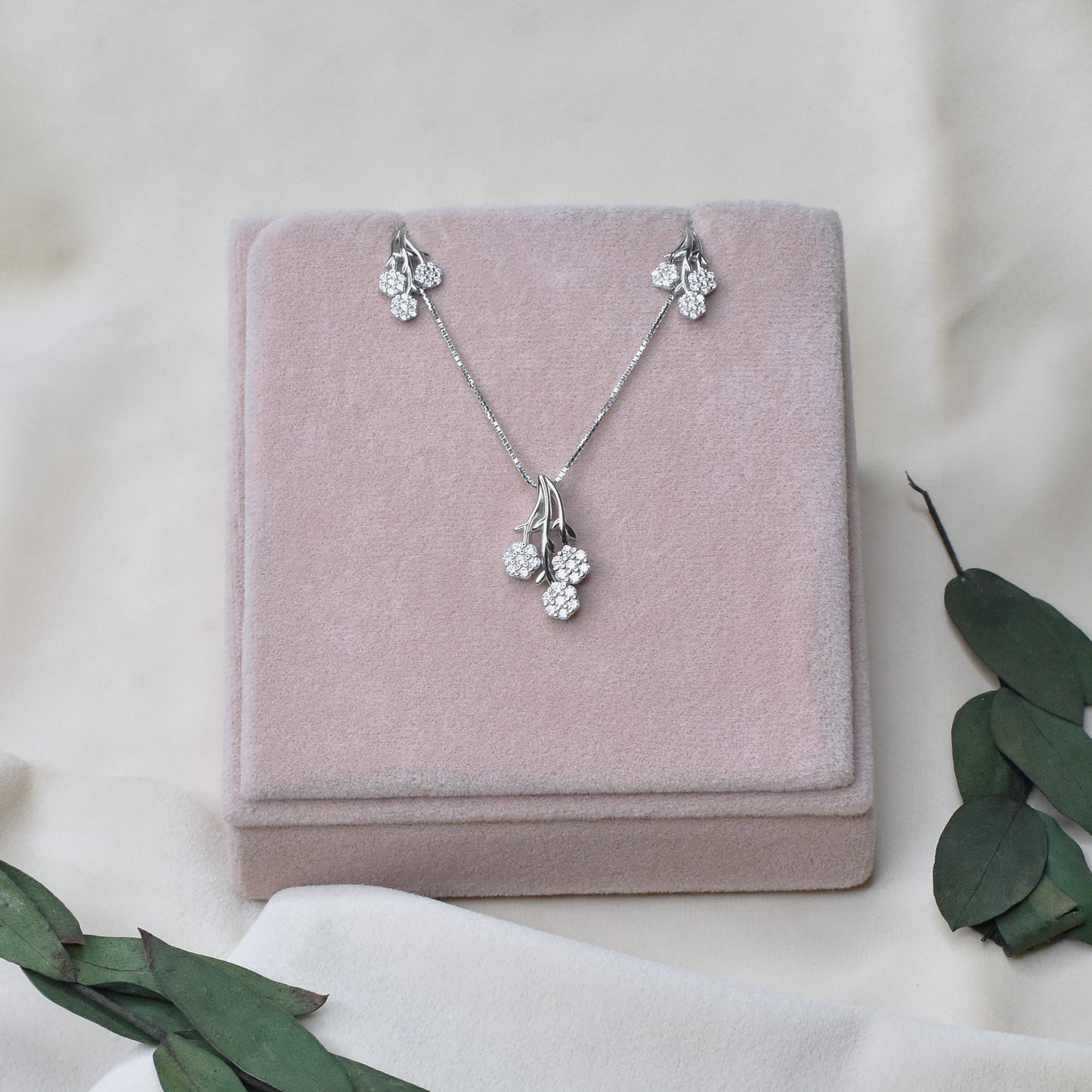 Lily Grace Pendant Set