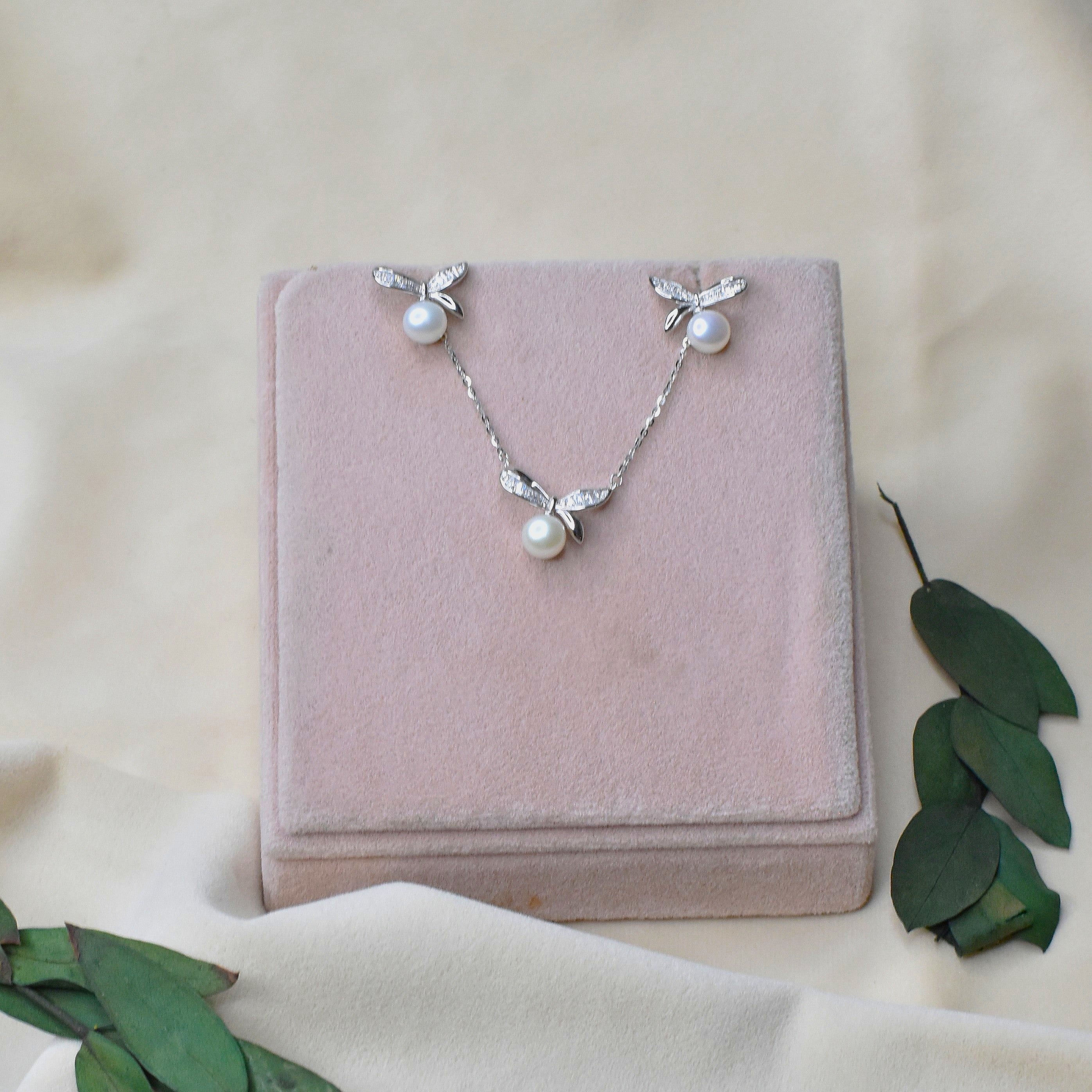 Glamora Pendant Set