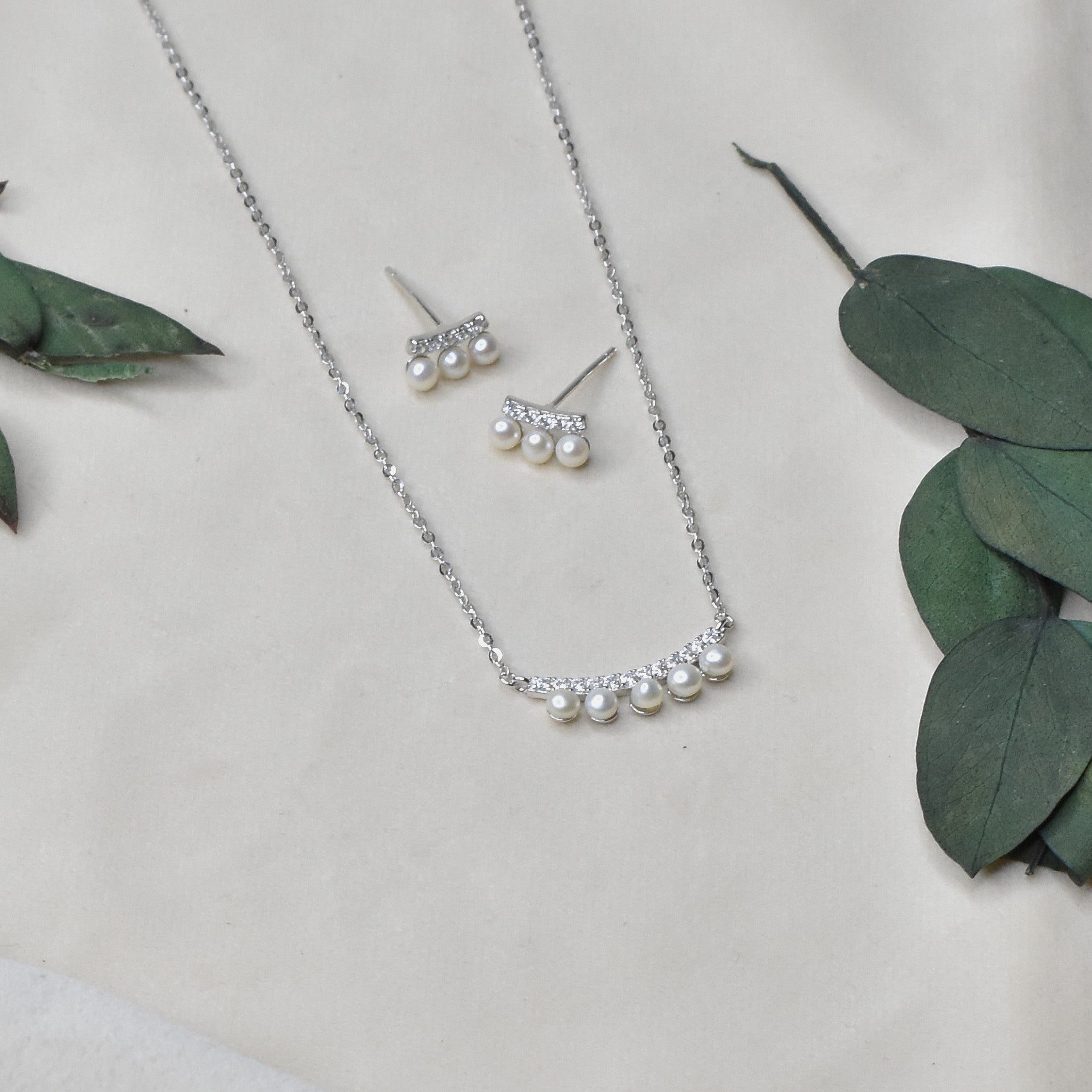 Delicate Pearl Pendant Set