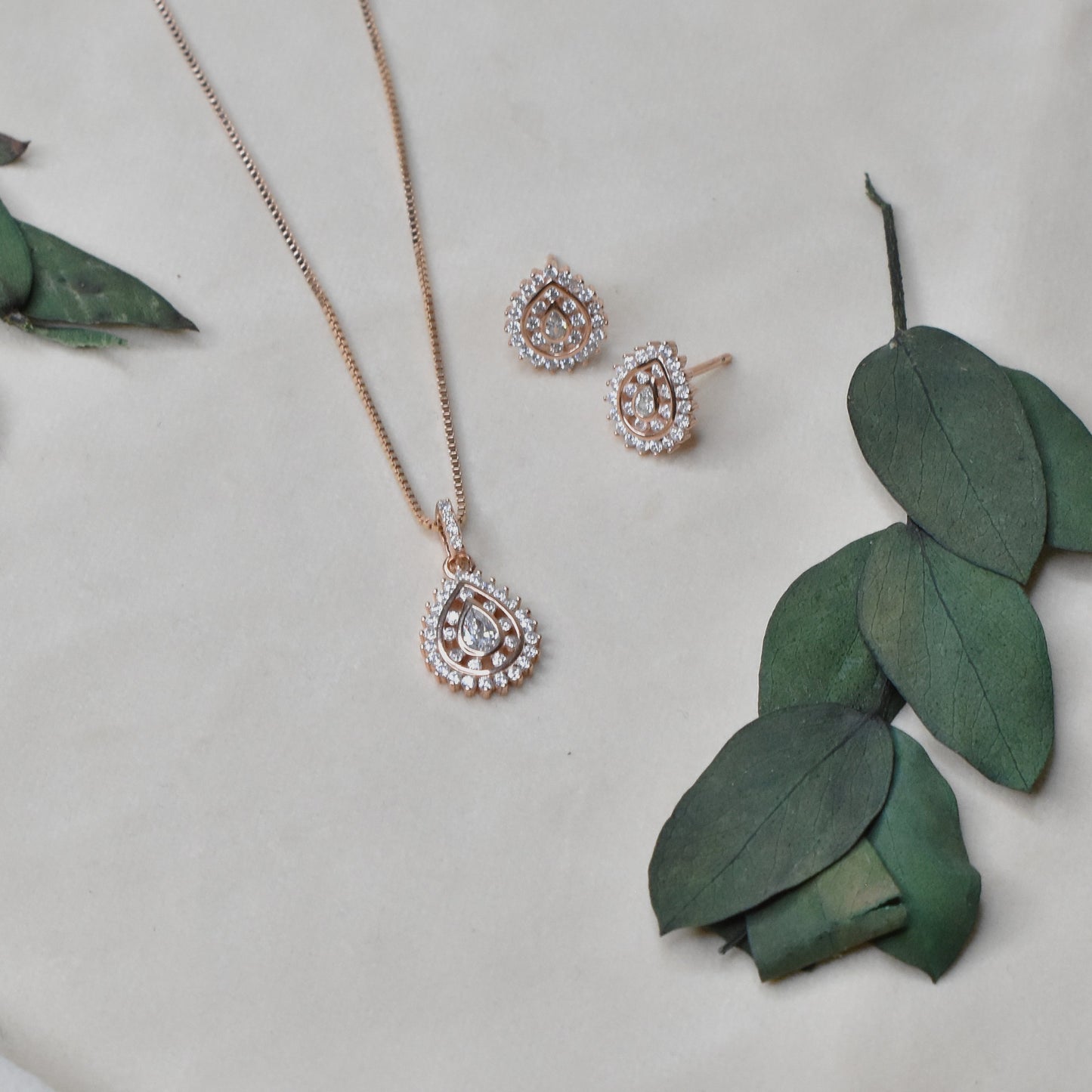 Tear Drop Pendant Set