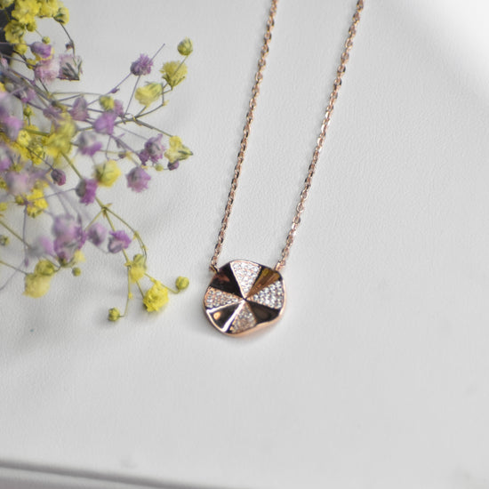 Chakra Rosegold Pendant Chain