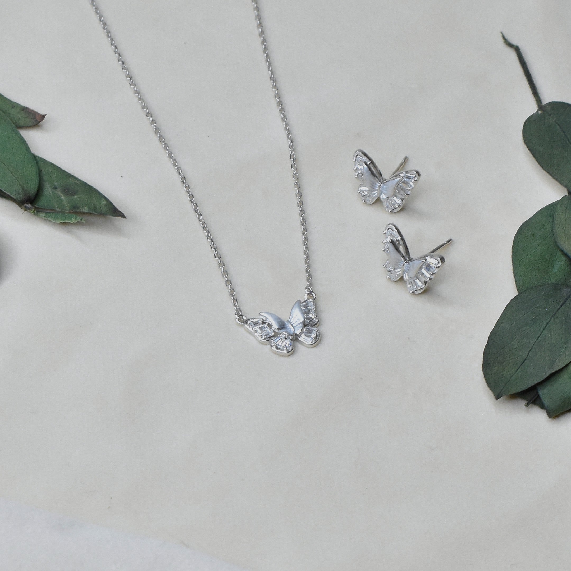 MOP Flutter Pendant Set
