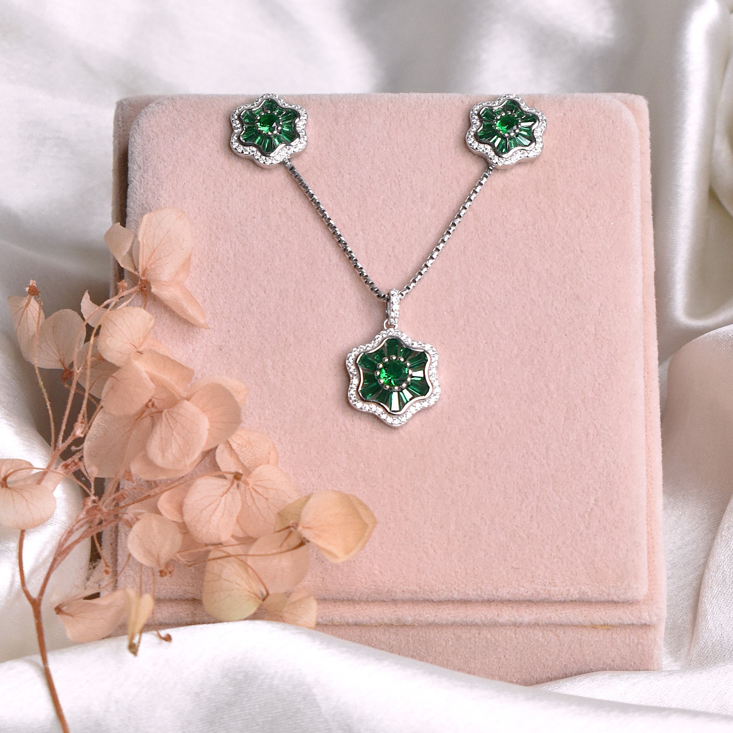 Green Floral Pendant Set