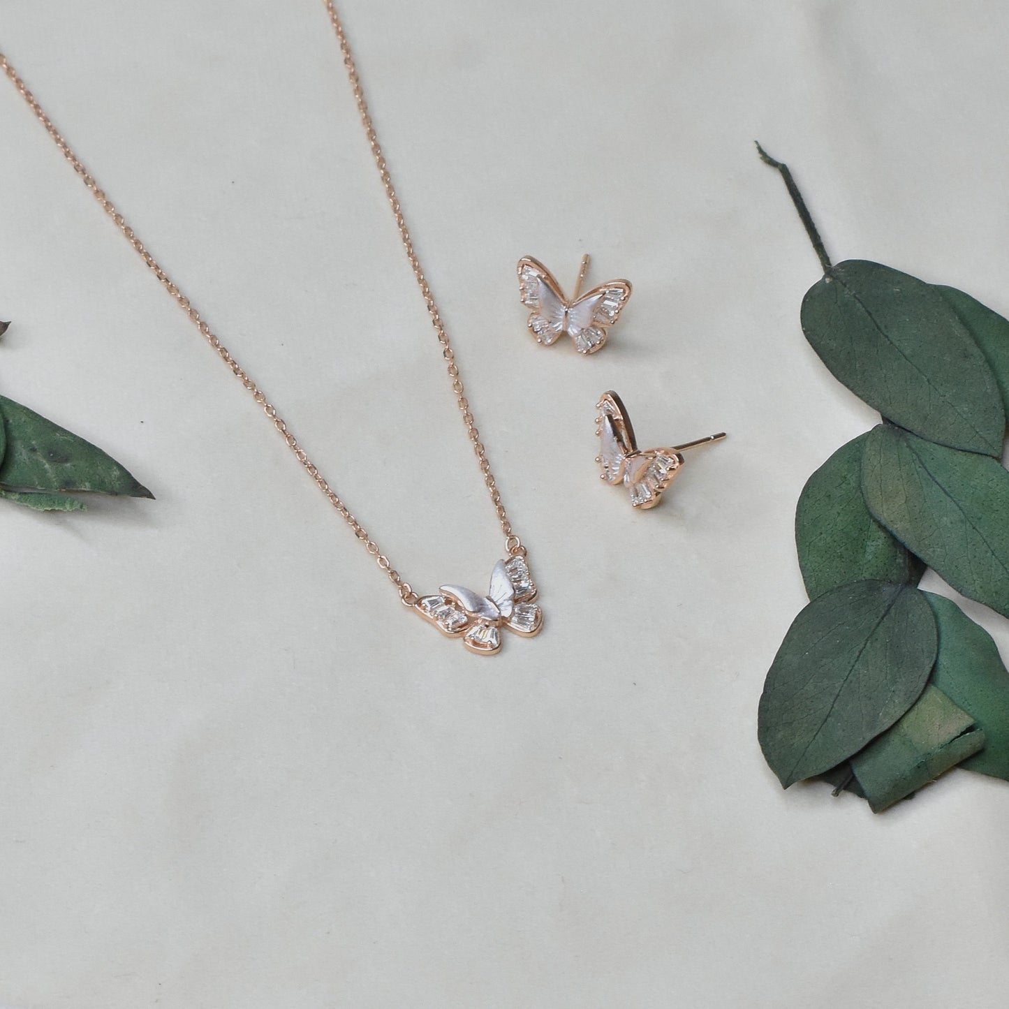 MOP Flutter Pendant Set