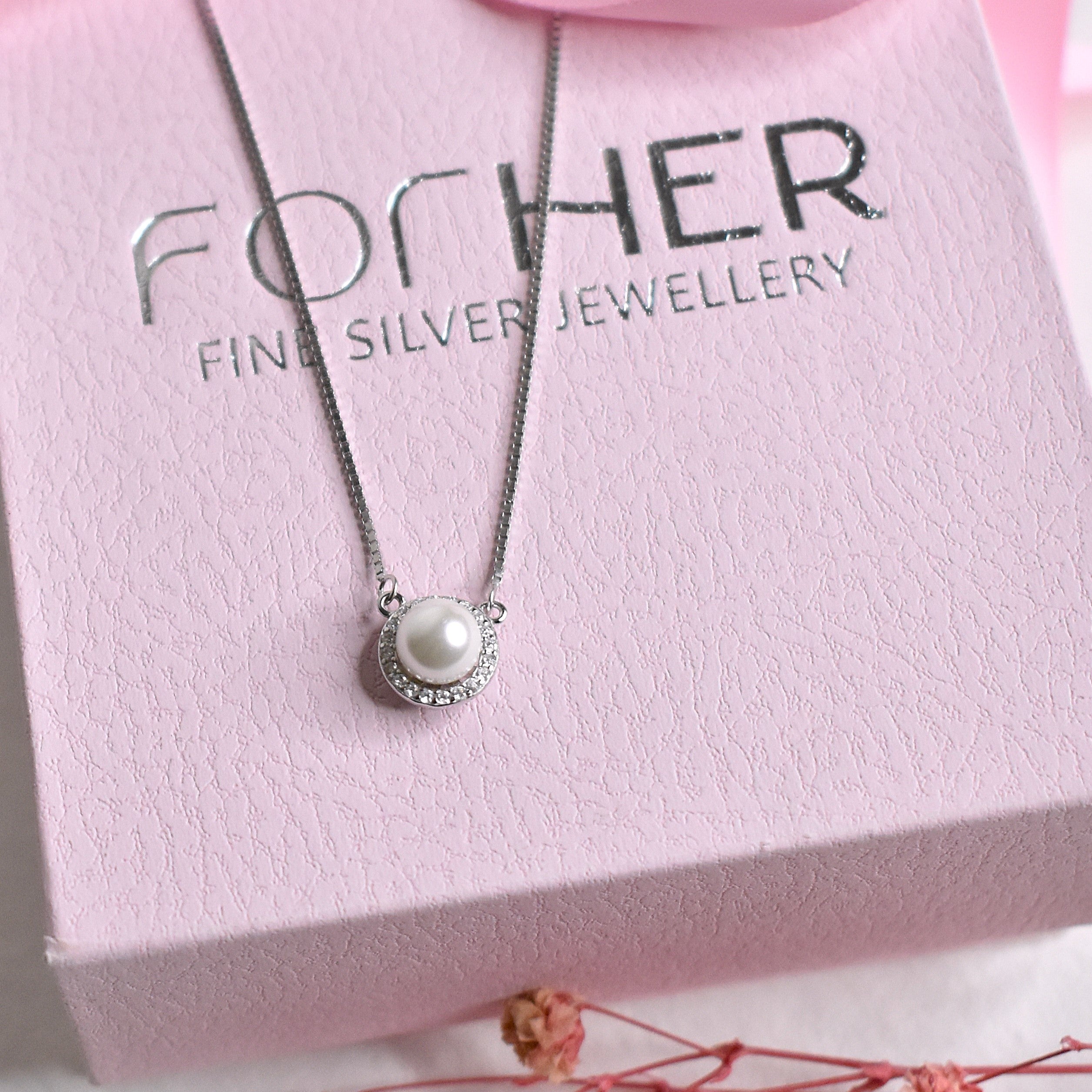 Pearl Halo Pendant Chain