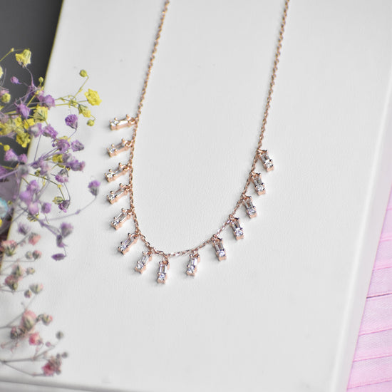 Elegant Rosegold Charm Necklace