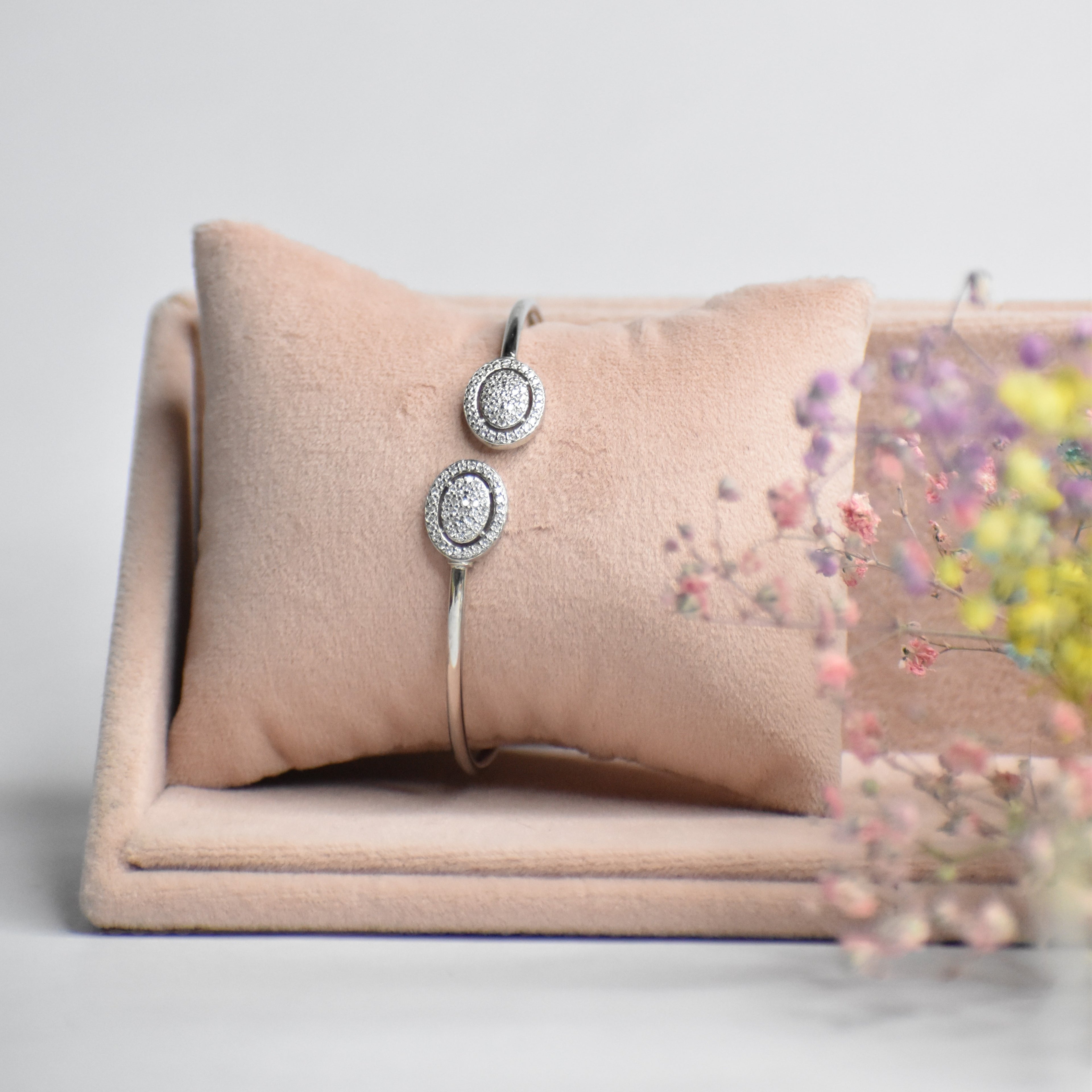Encircle Disk Dual Colored Kada Bracelet
