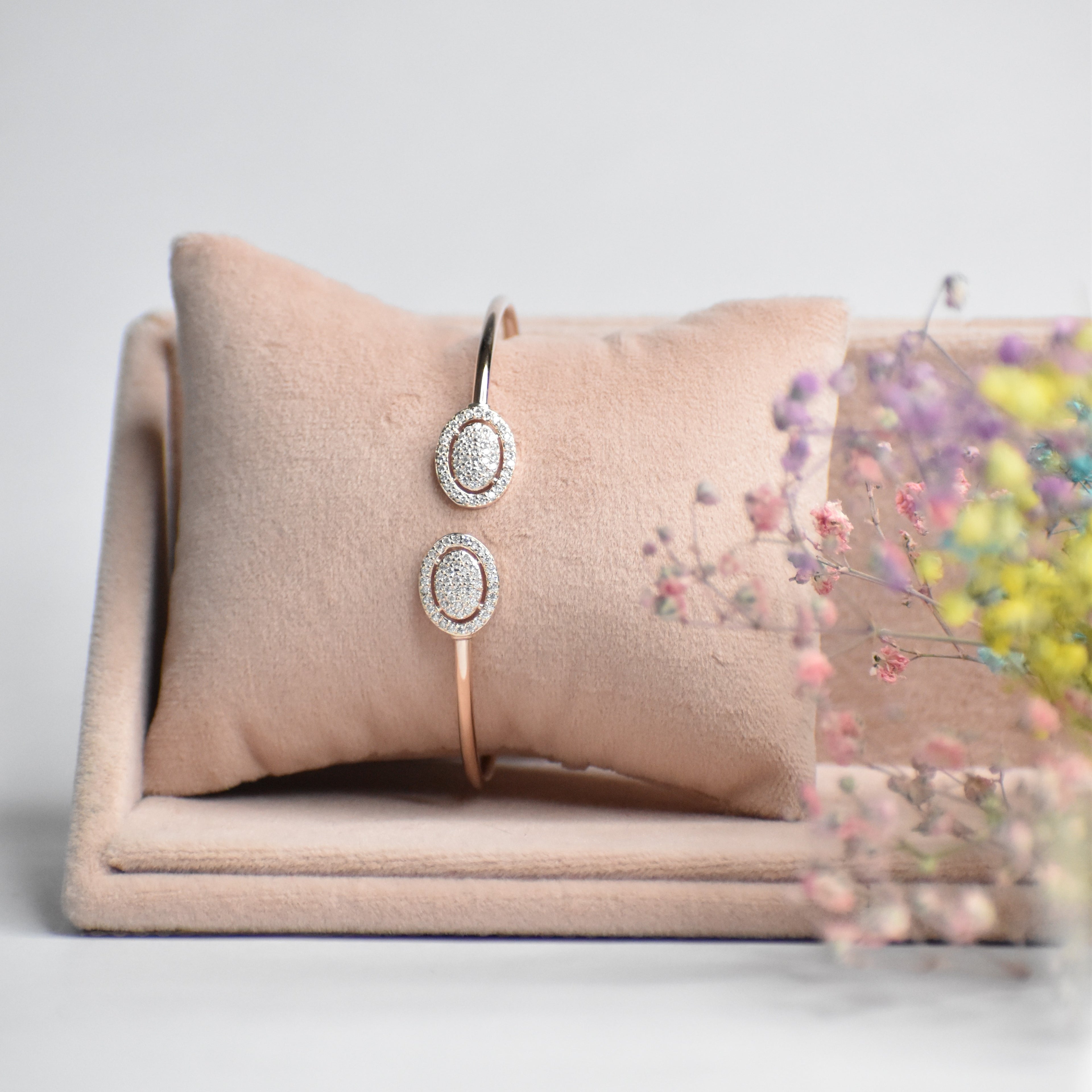 Encircle Disk Dual Colored Kada Bracelet
