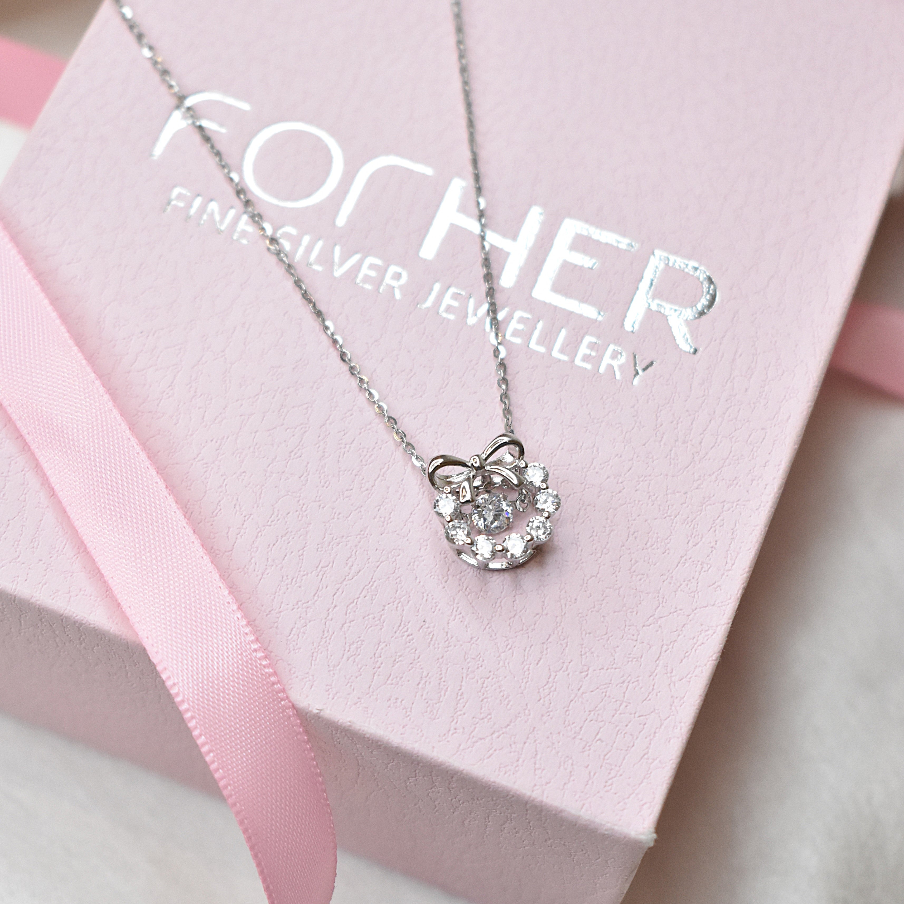 Bow Necklace