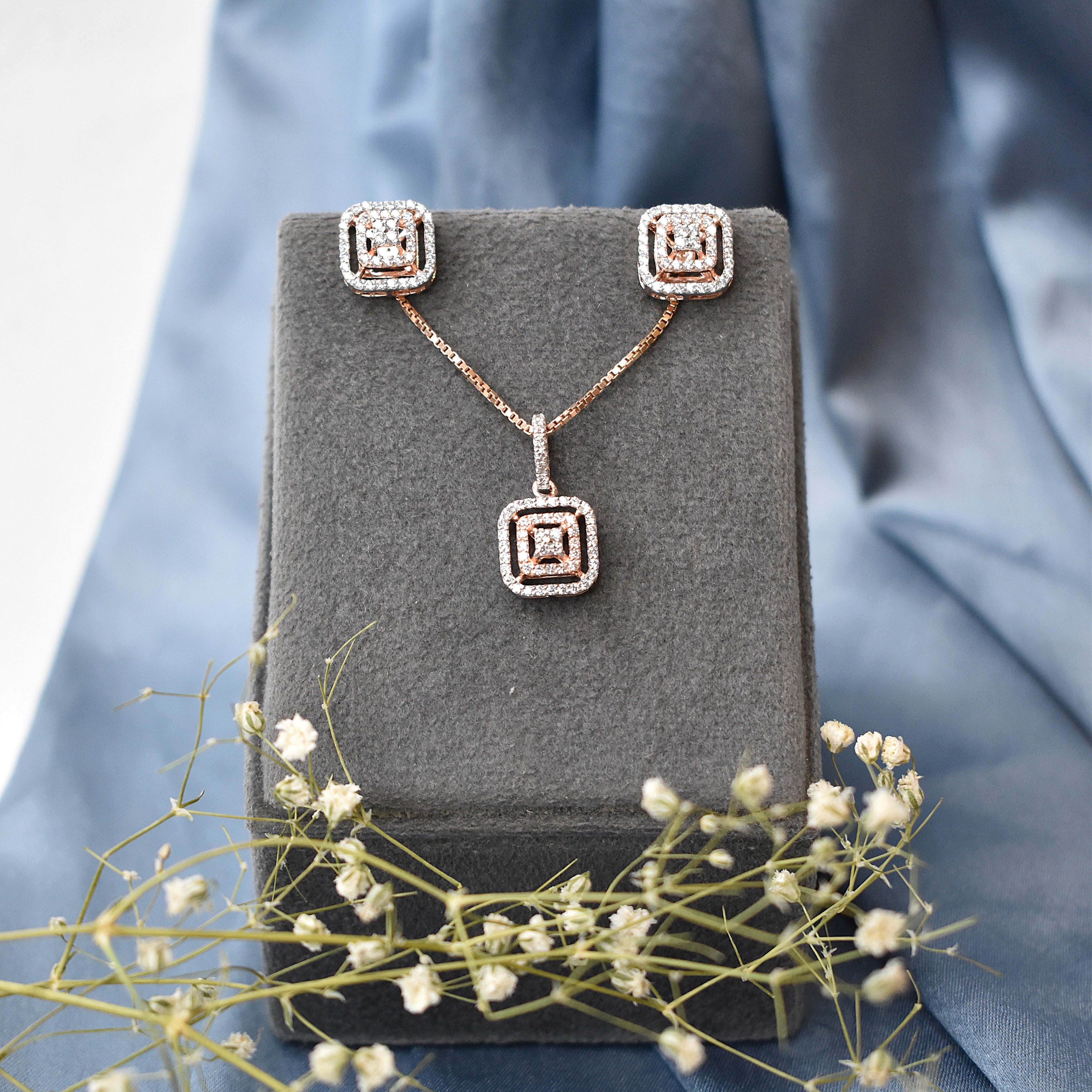 NIA Triad Glow Pendant Set
