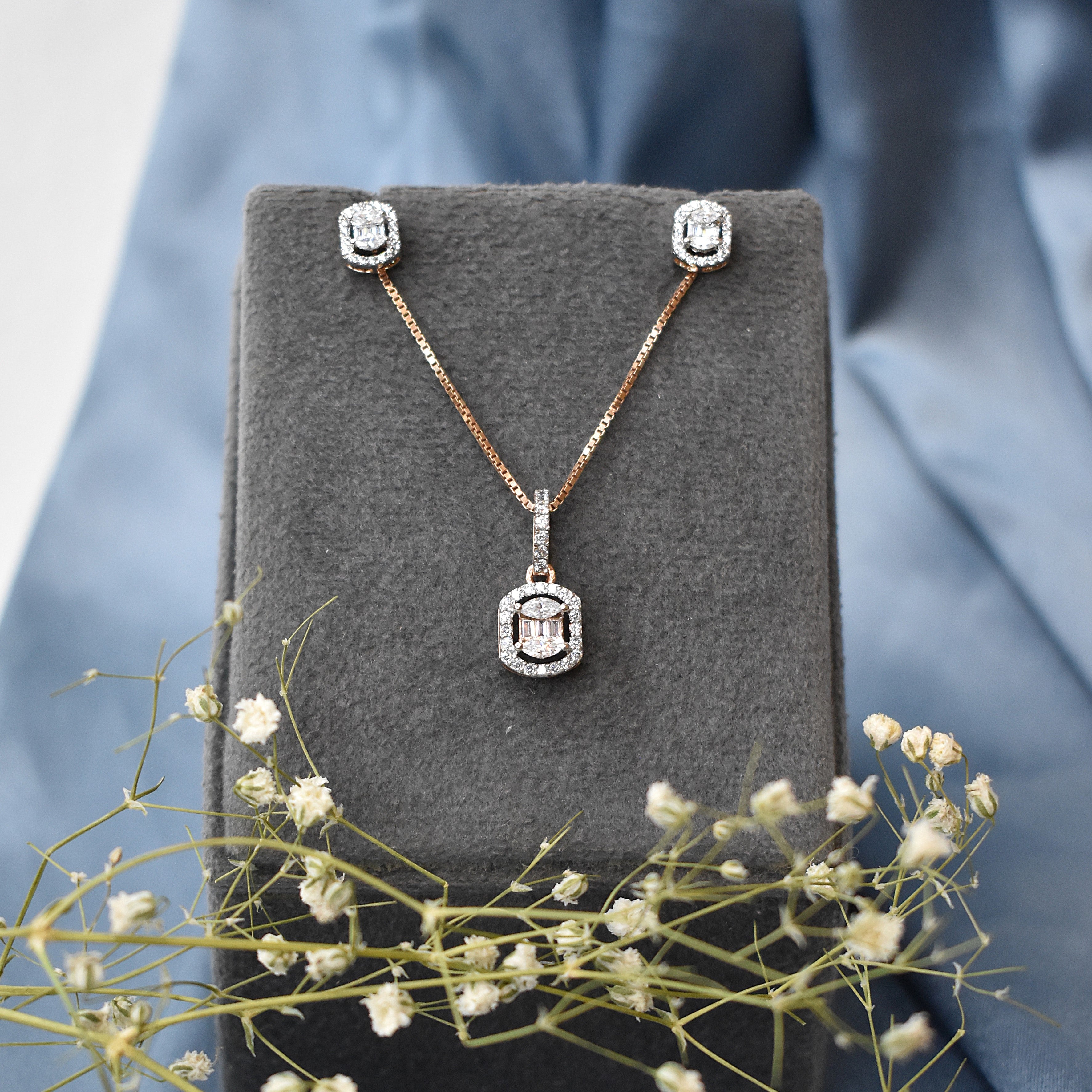 NIA Moonlit Prism Pendant Set