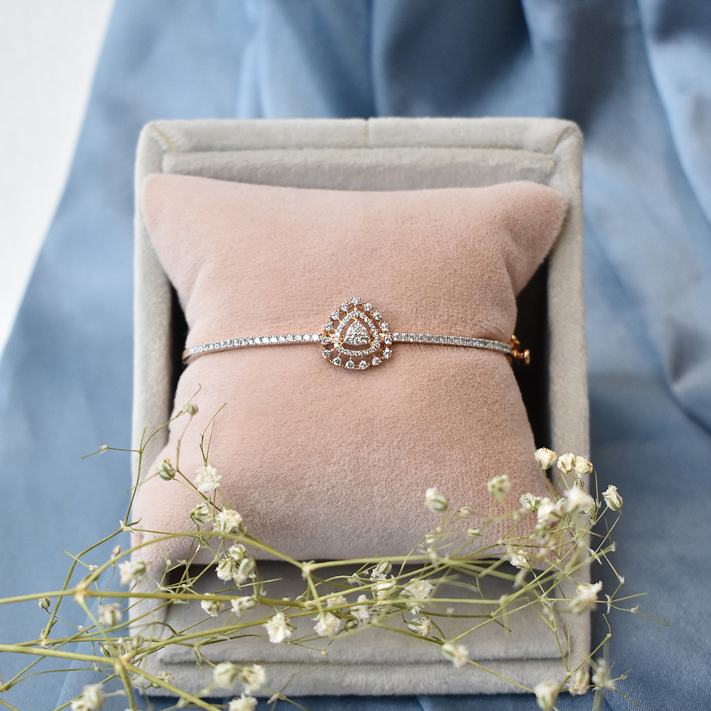 NIA Small Triangle Bracelet