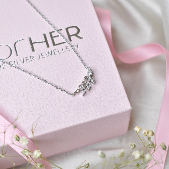Wander Bloom Necklace