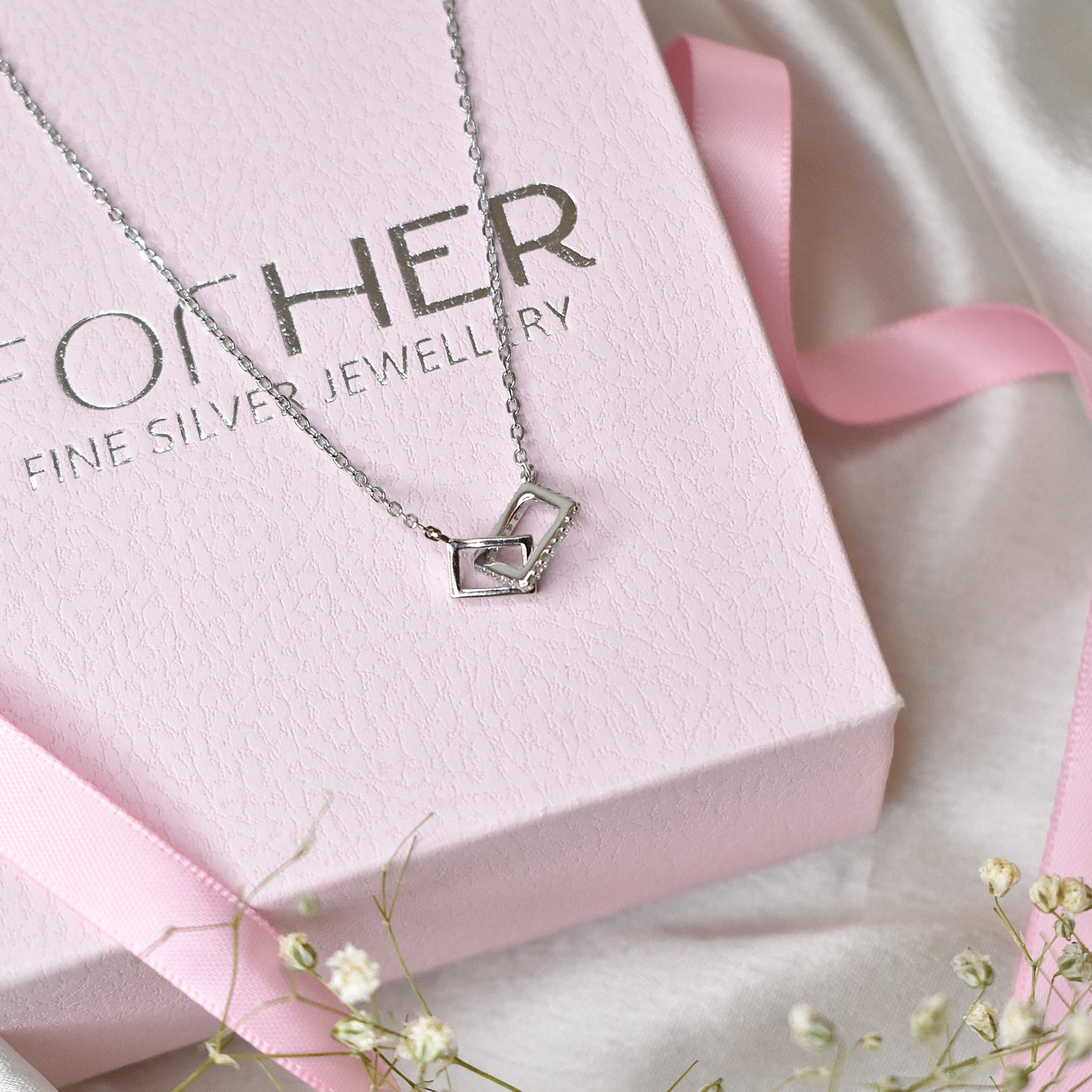 Celeste Curve Necklace