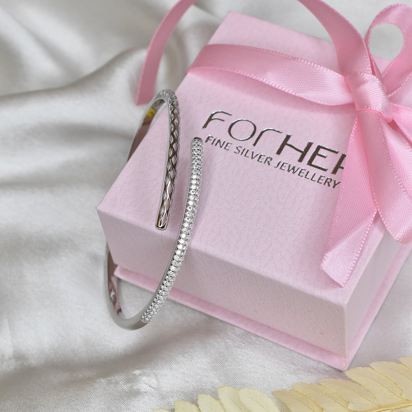 Elegant Kada Bracelet