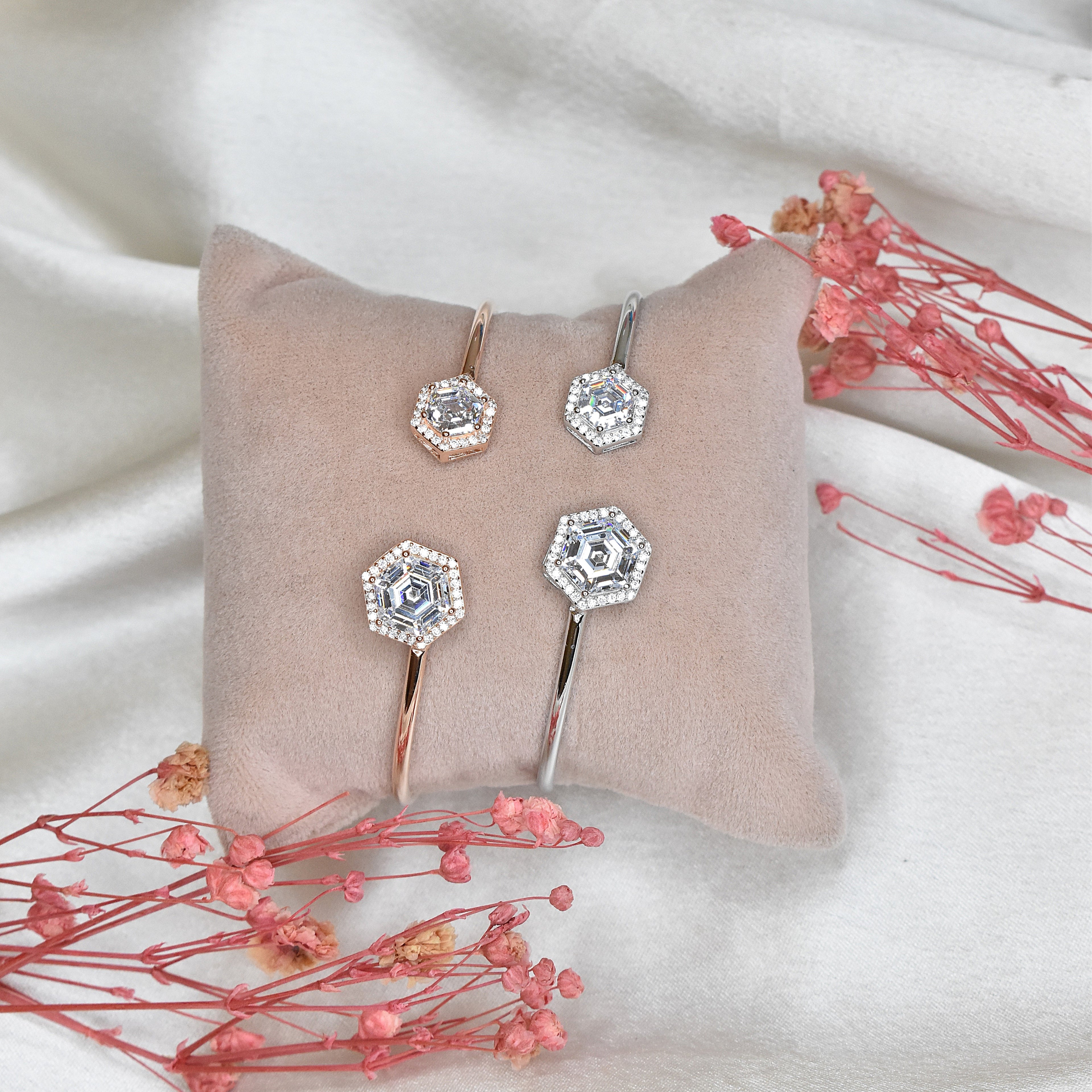 Solitaire Kada Bracelet
