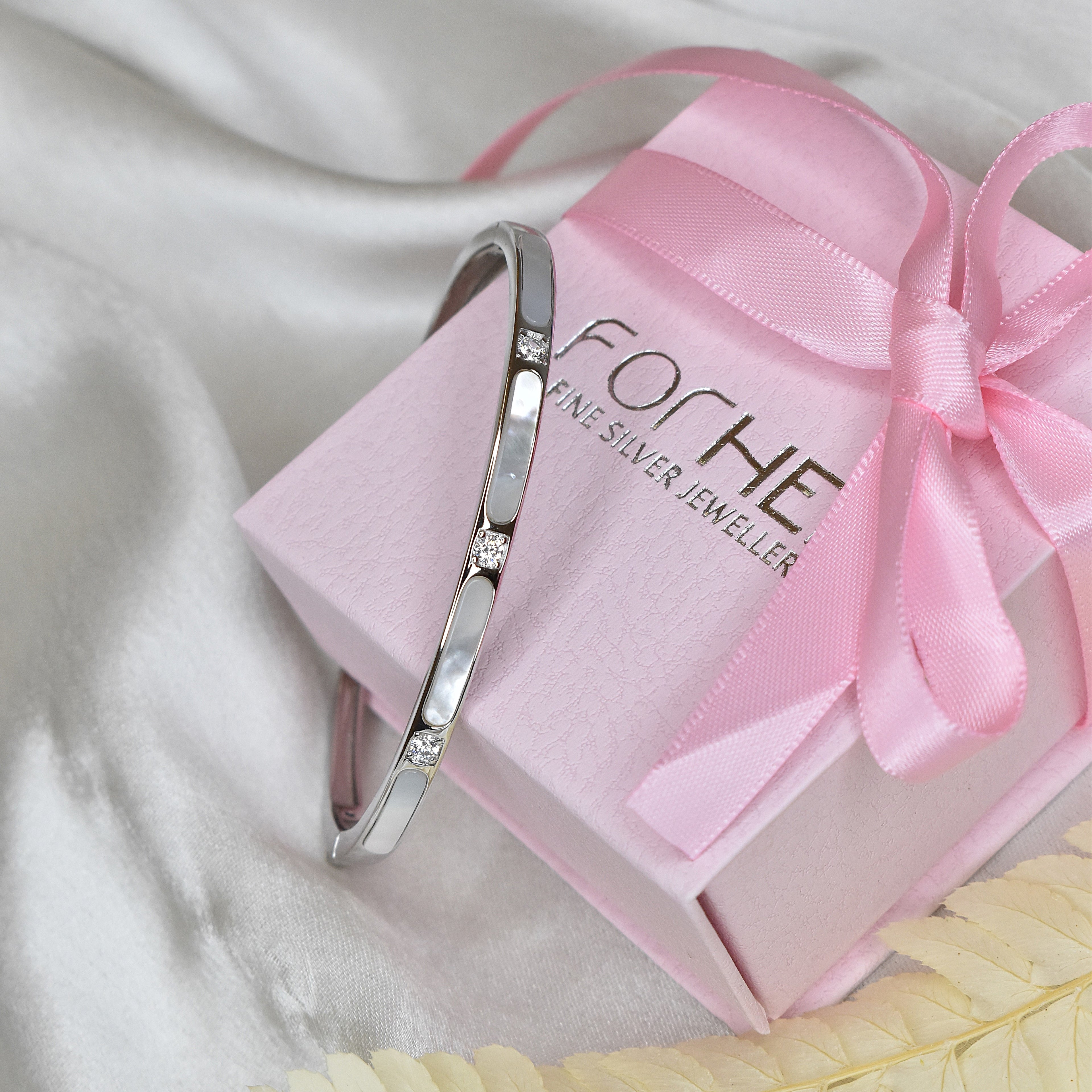 MOP Kada Bracelet