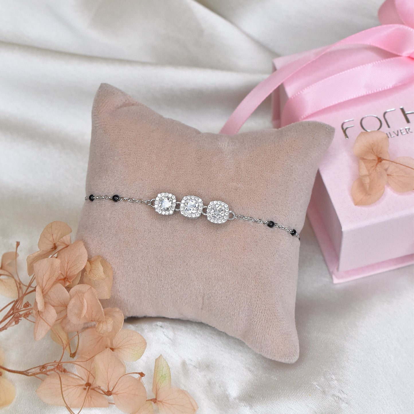 3 Solitaire Hand Mangalsutra