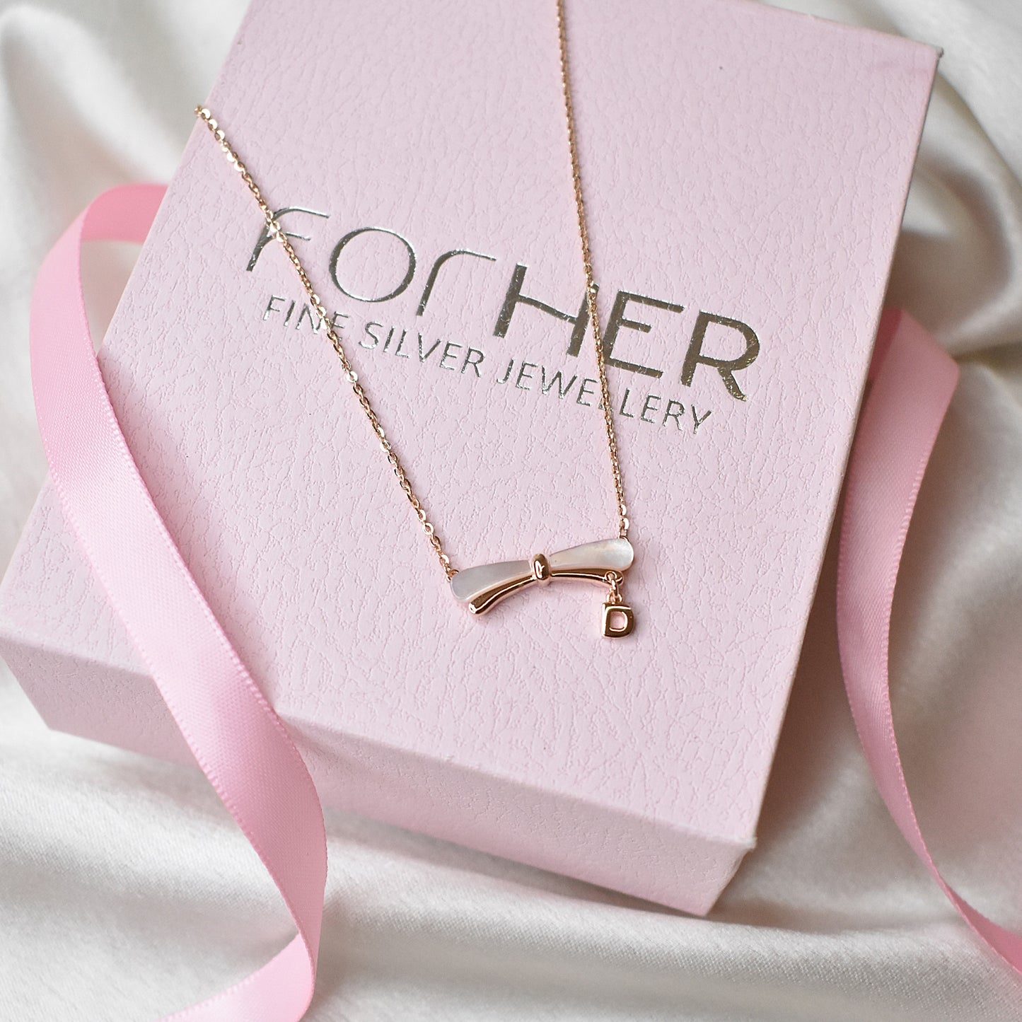 Minimal Bow Necklace