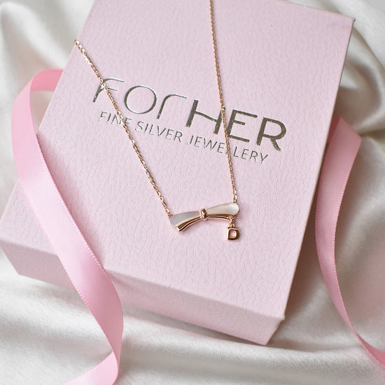 Minimal Bow Necklace