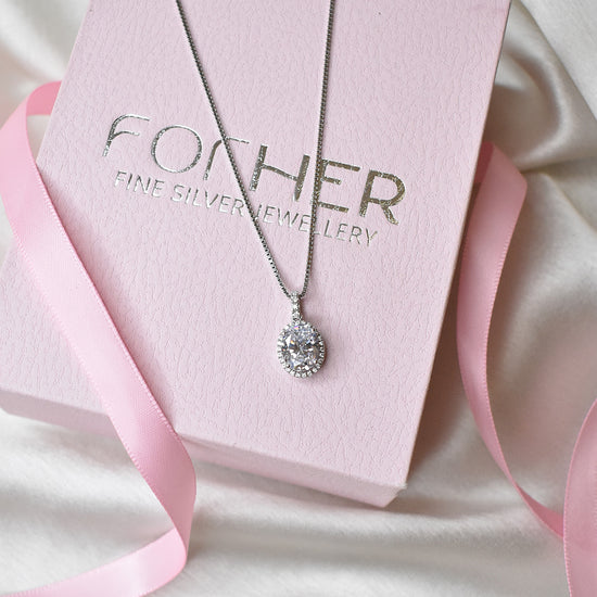 Oval Solitaire Pendant Chain