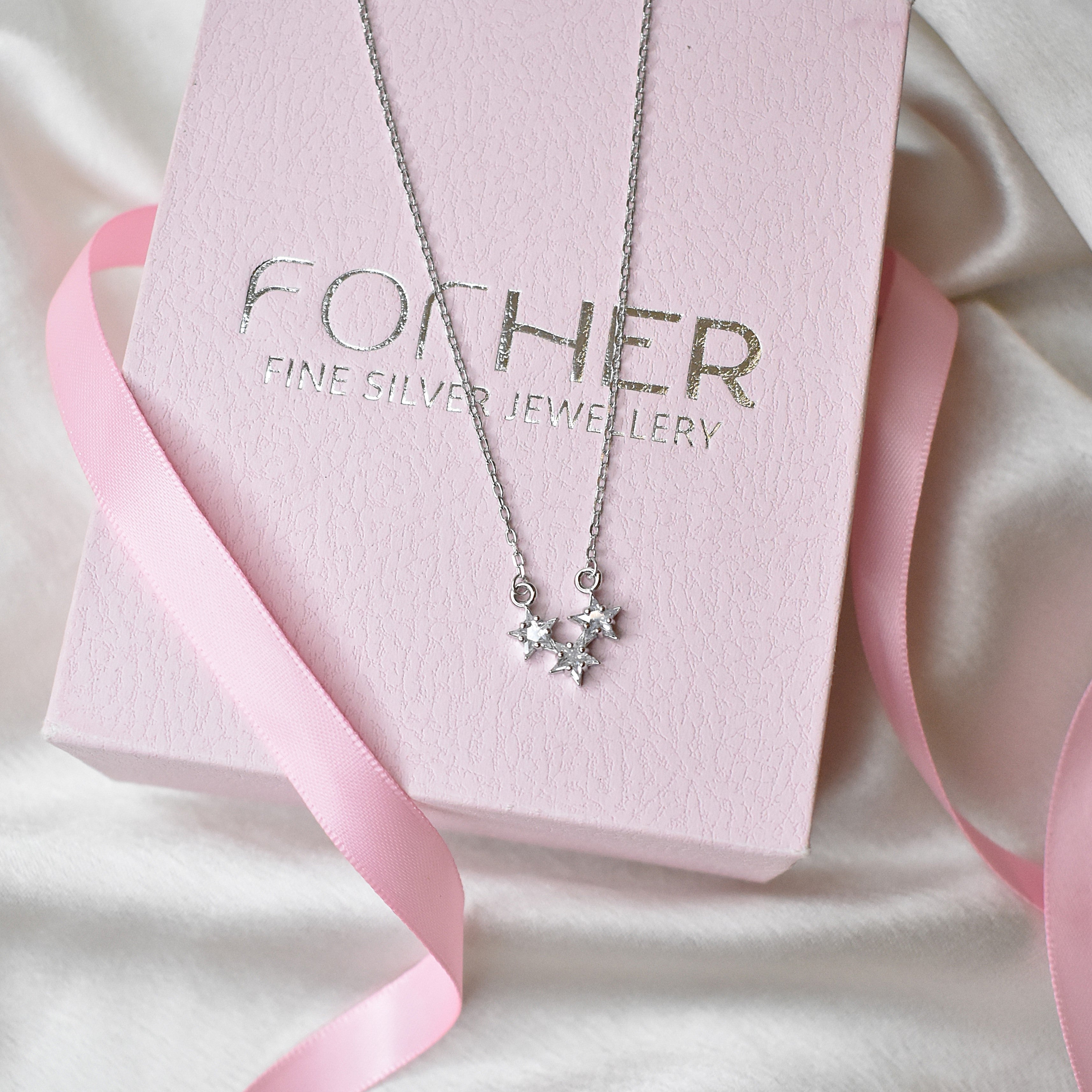 3 Star Pendant Necklace