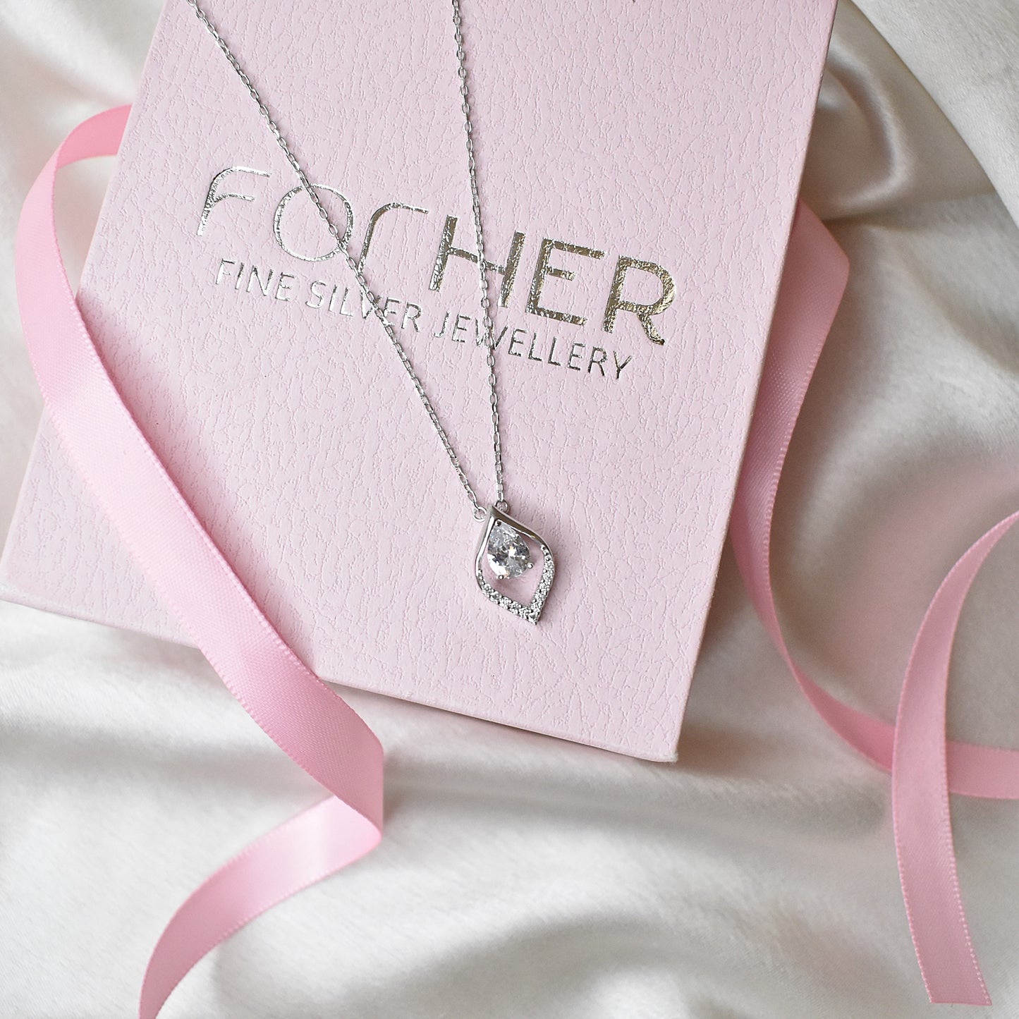 Charming Pendant Chain