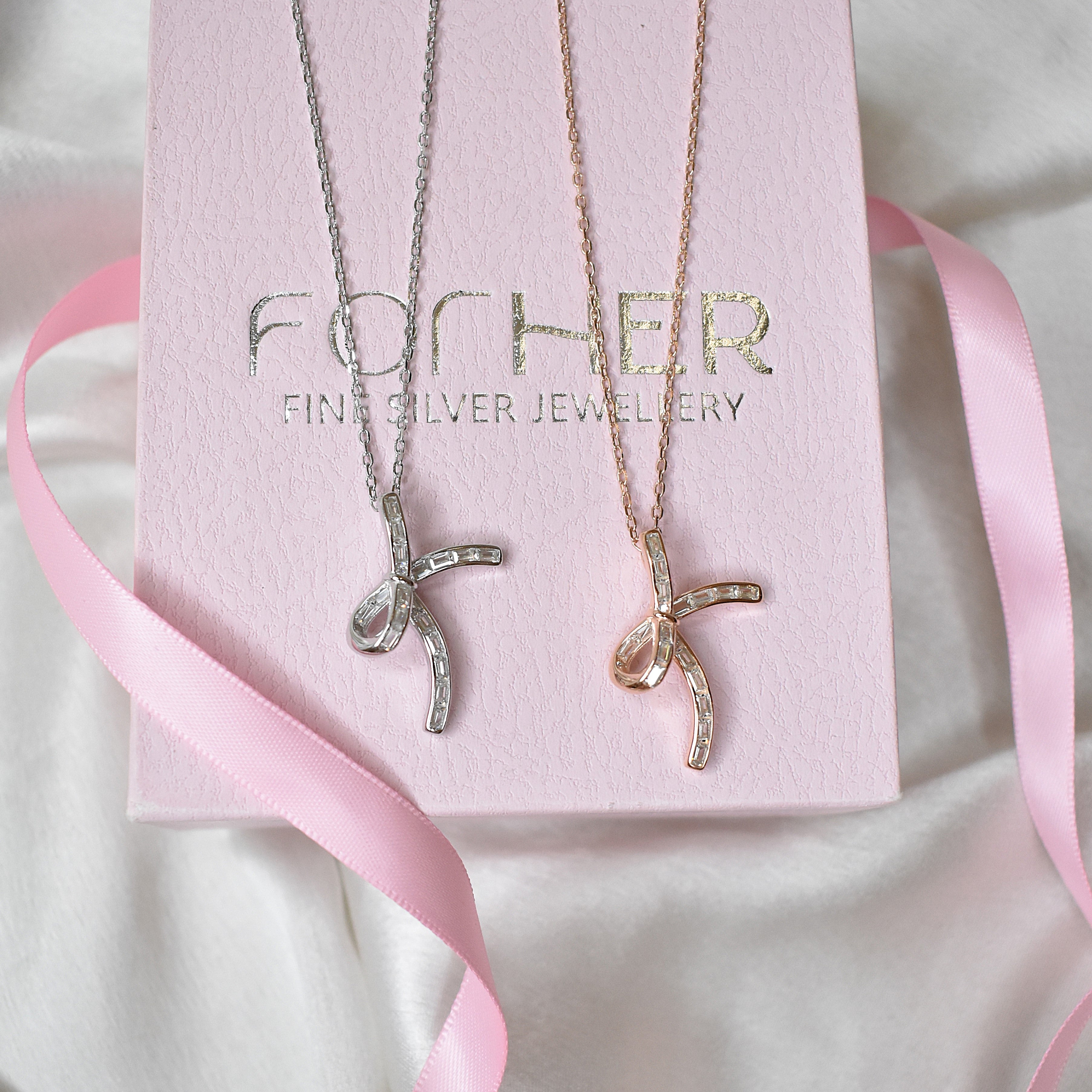 Coquette Pendant Chain