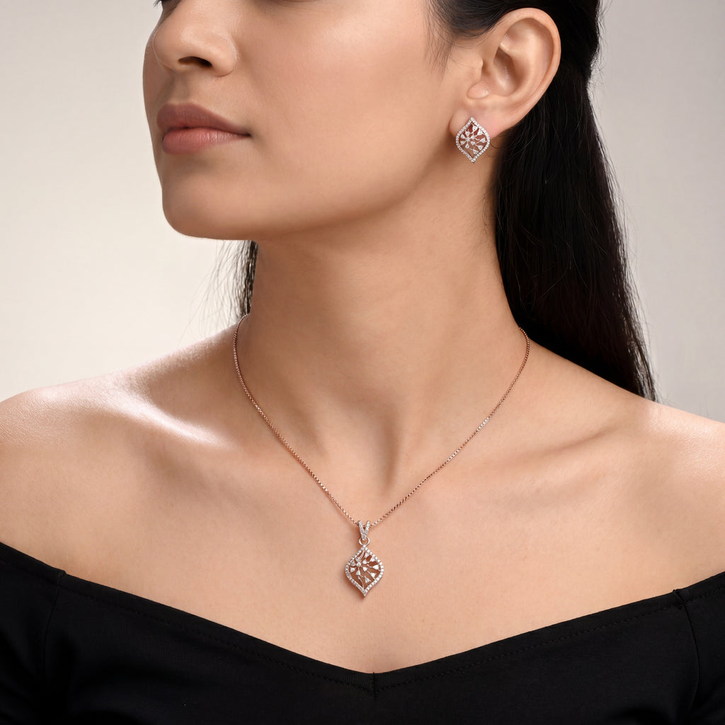 Nia Eva Pendant Set