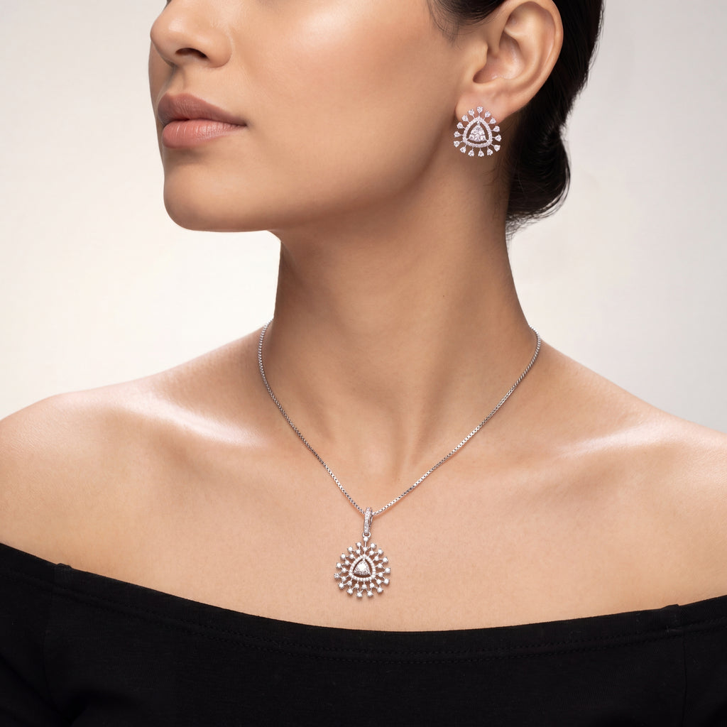 NIA Small Triangle Pendant Set