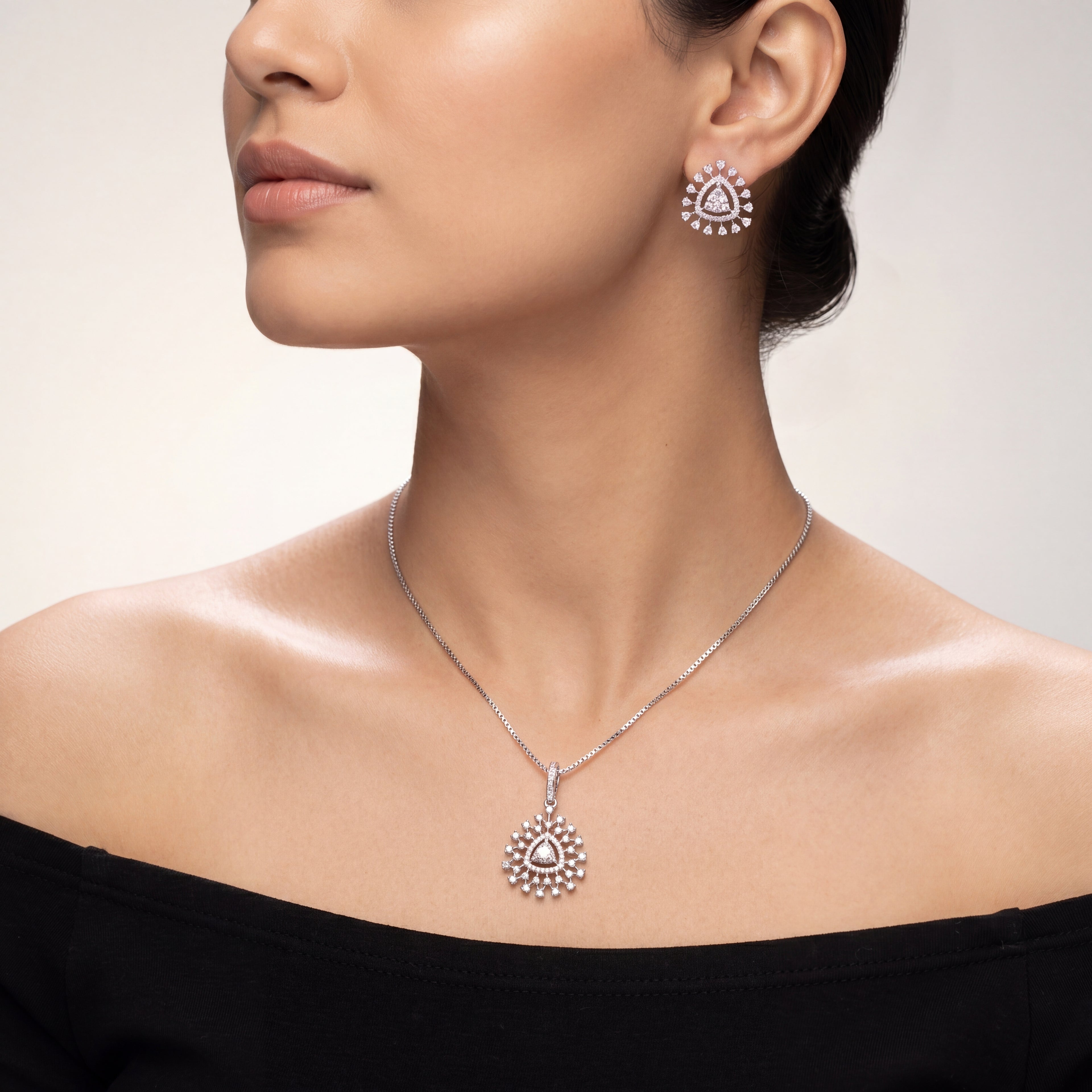 NIA Small Triangle Pendant Set