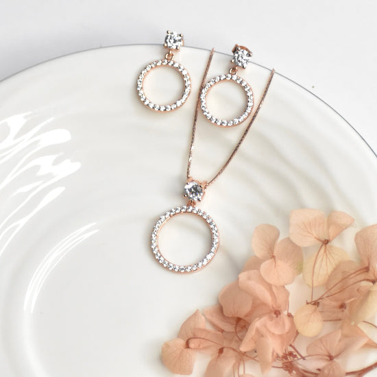 Circular Glittering RoseGold Pendant Set