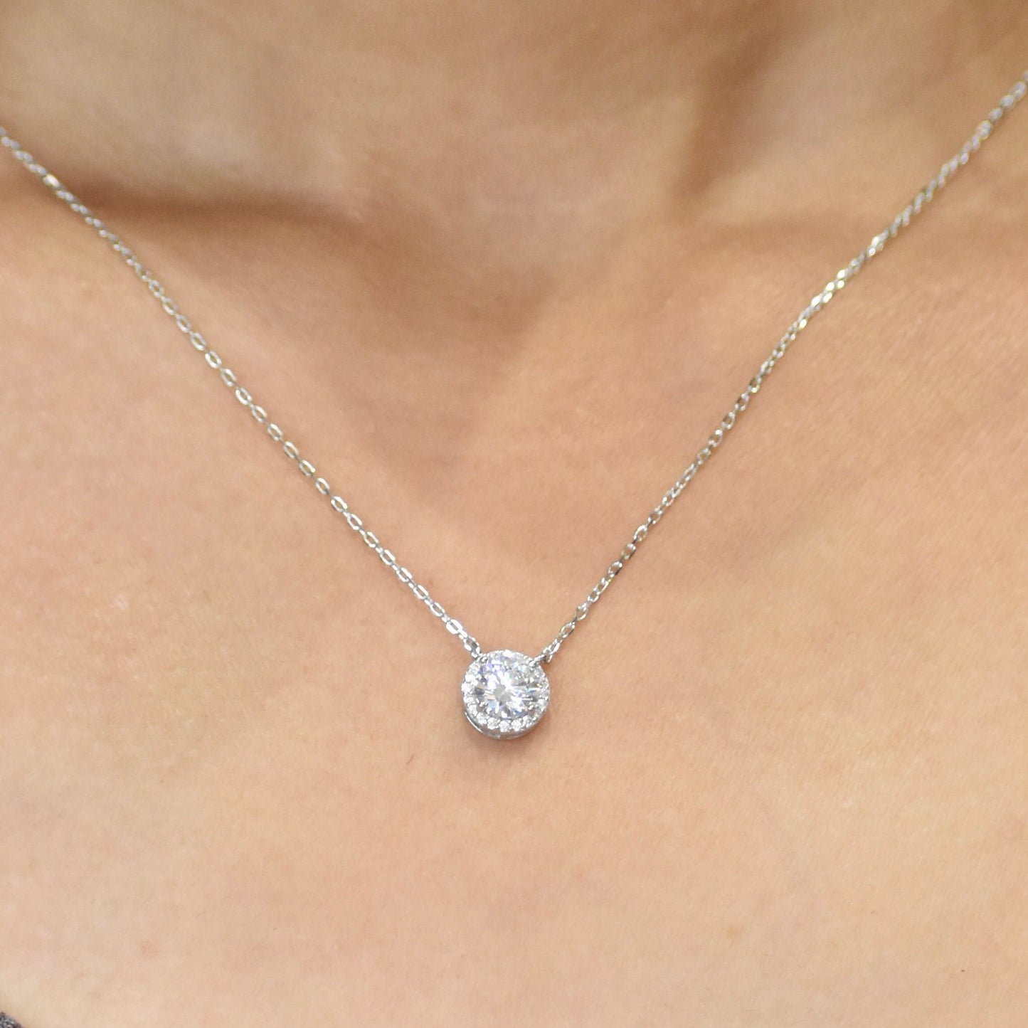 Solitaire Glow Pendant Set