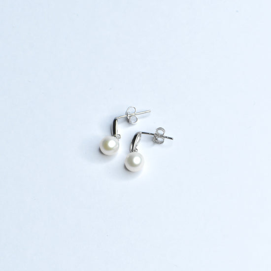 Frosty Pearl Silver Earrings