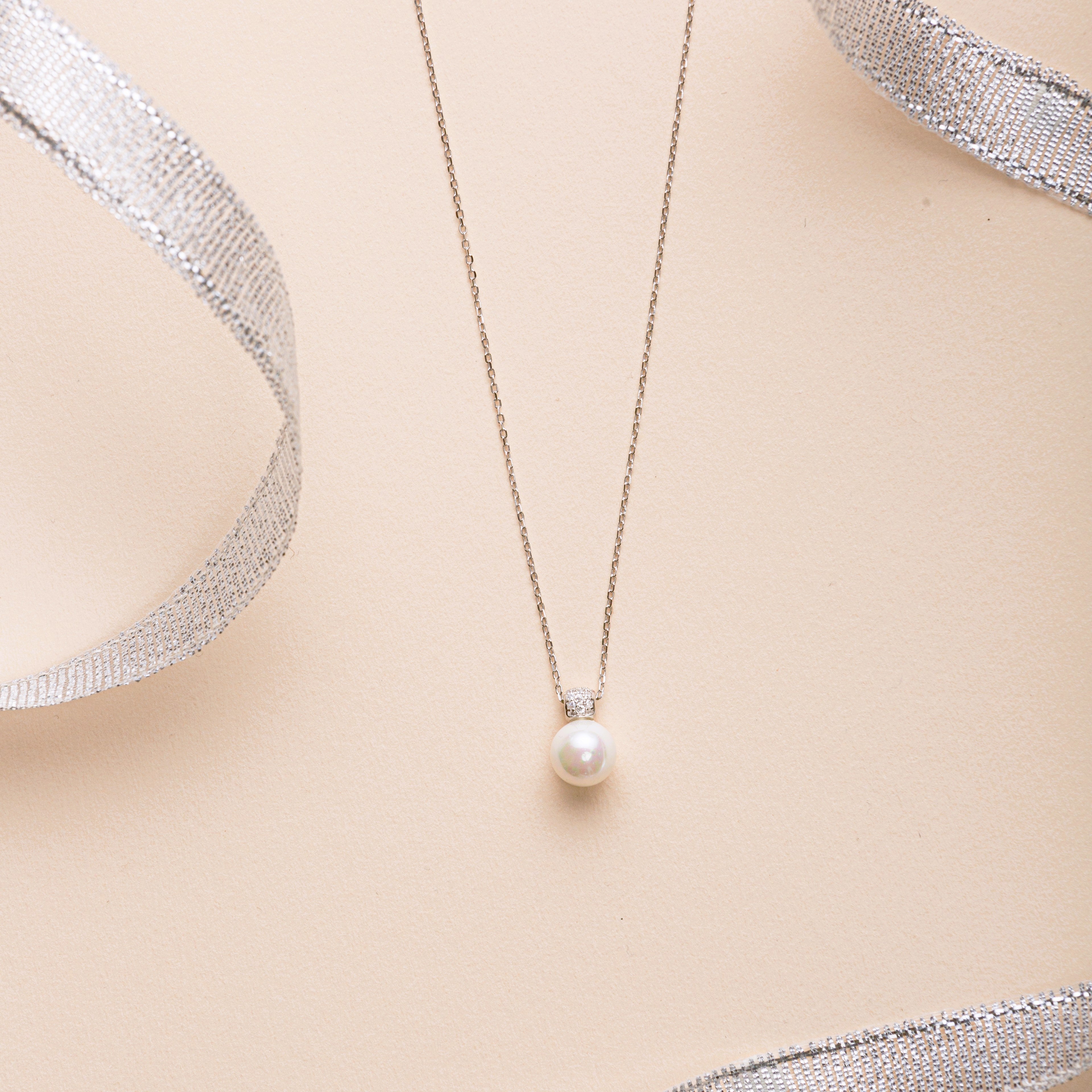 Pearl Forher Silver Pendant with Chai