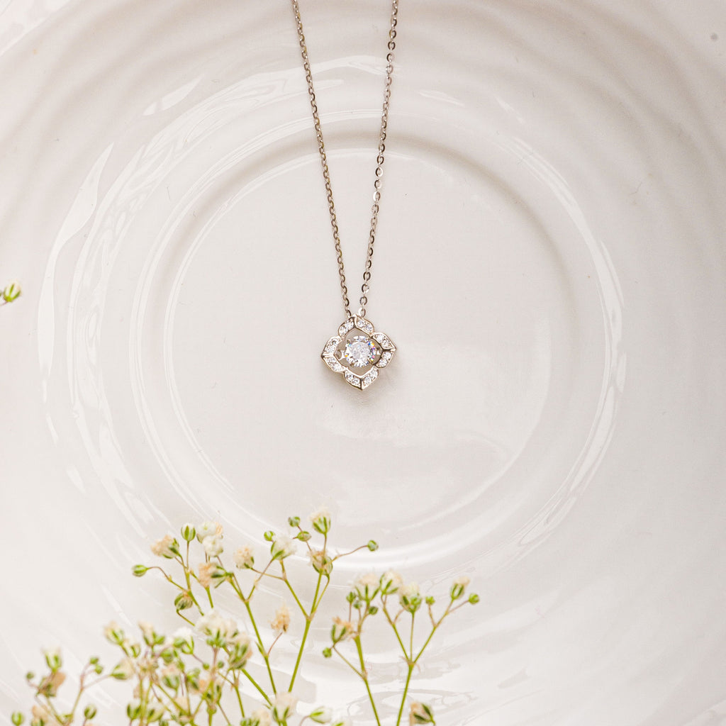 Floral Solitaire Sterling Silver Pendant Chain